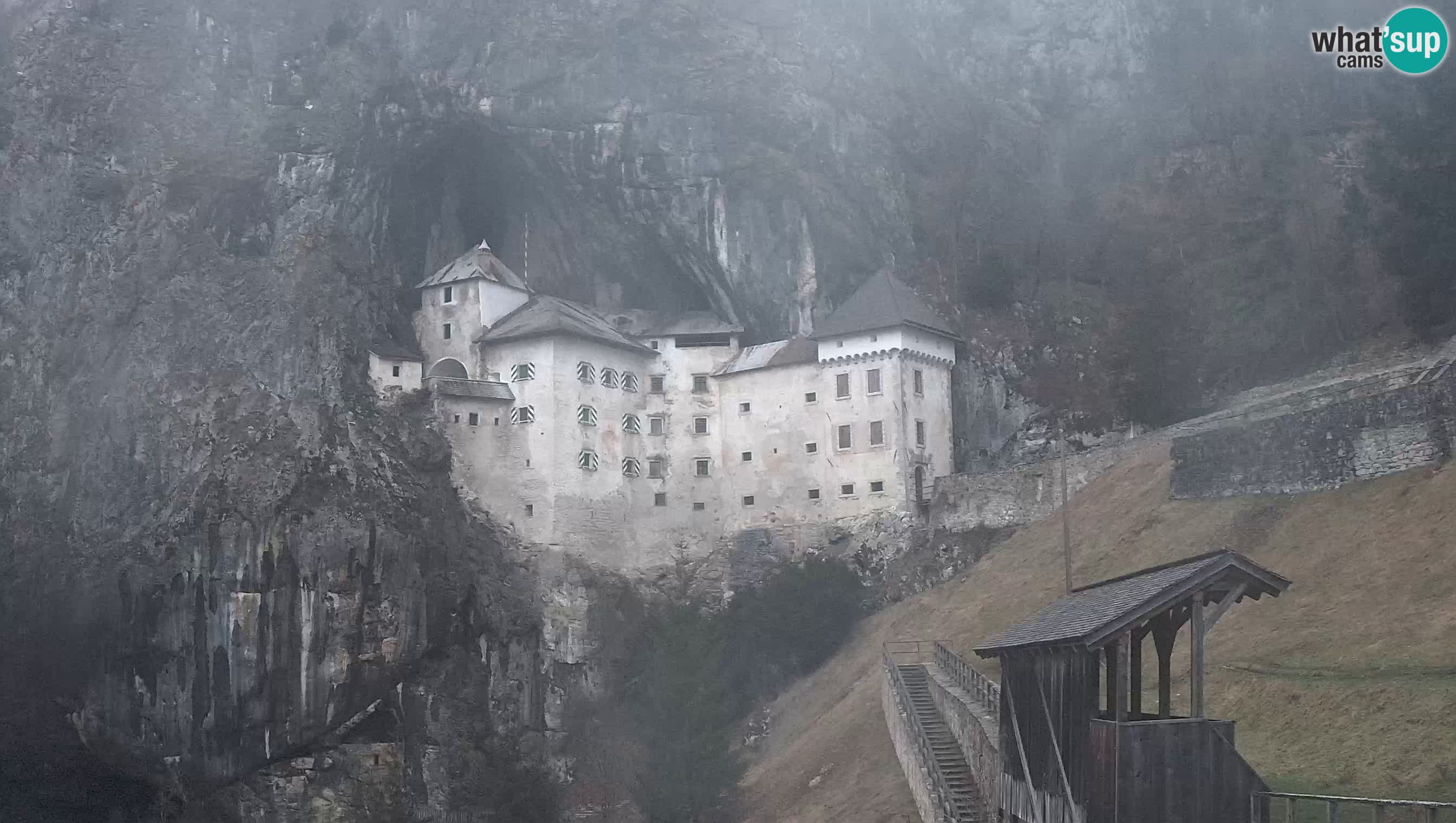 Live Webcam Grad Predjama – Château de Predjama – Postojna – Slovénie