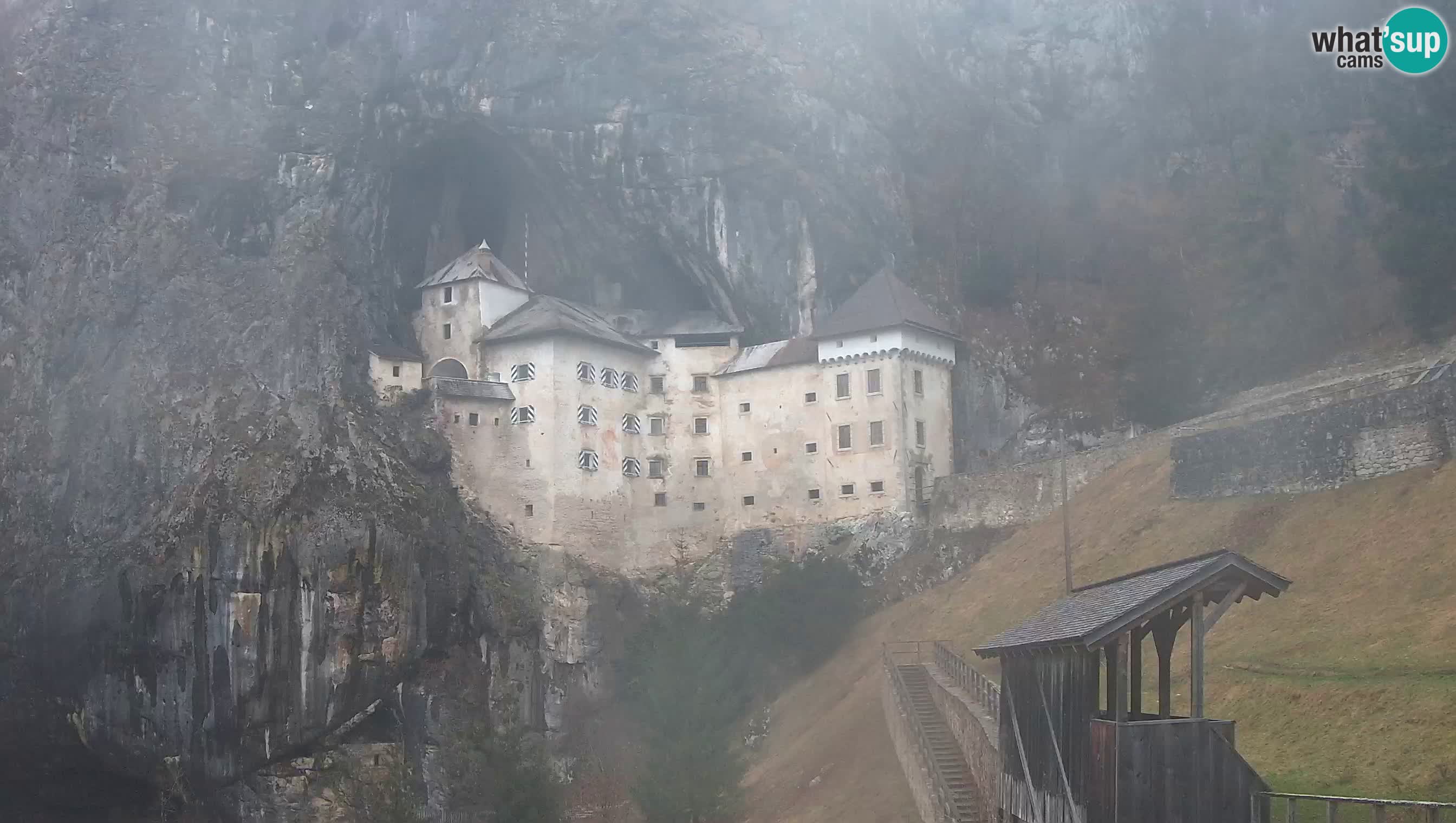 Live Webcam Grad Predjama – Château de Predjama – Postojna – Slovénie