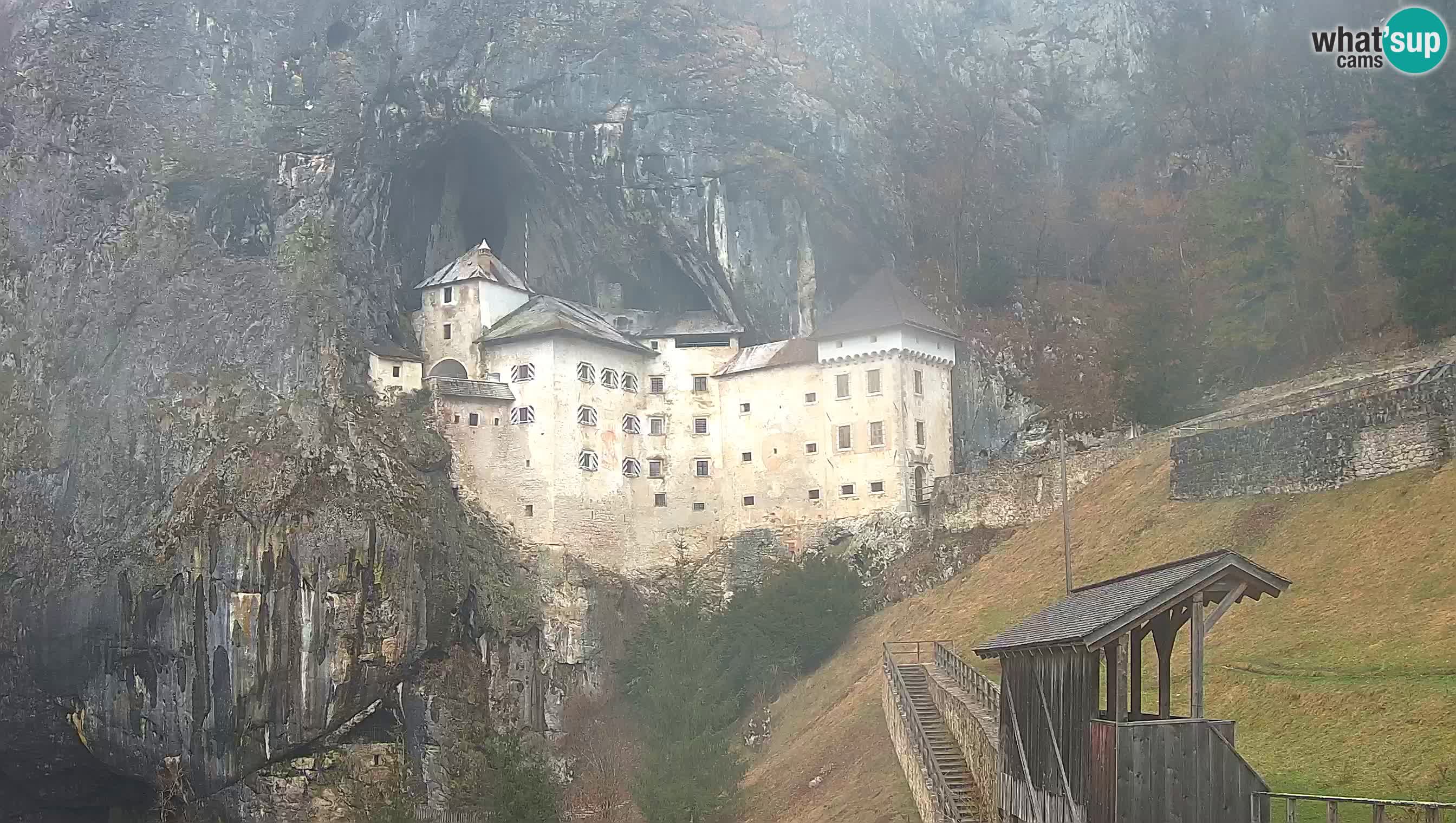 Live Webcam Grad Predjama – Château de Predjama – Postojna – Slovénie