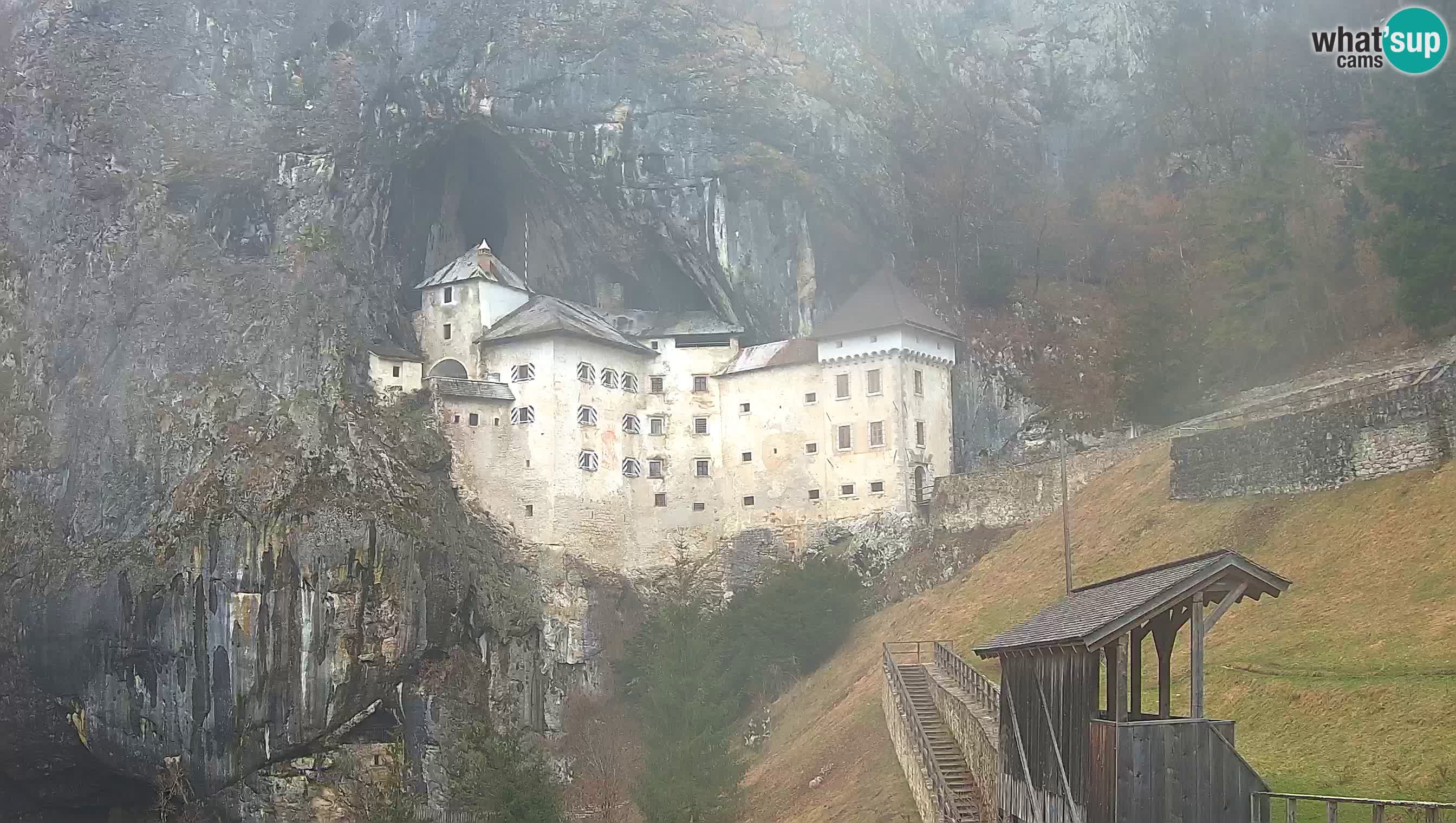 Live Webcam Grad Predjama – Château de Predjama – Postojna – Slovénie