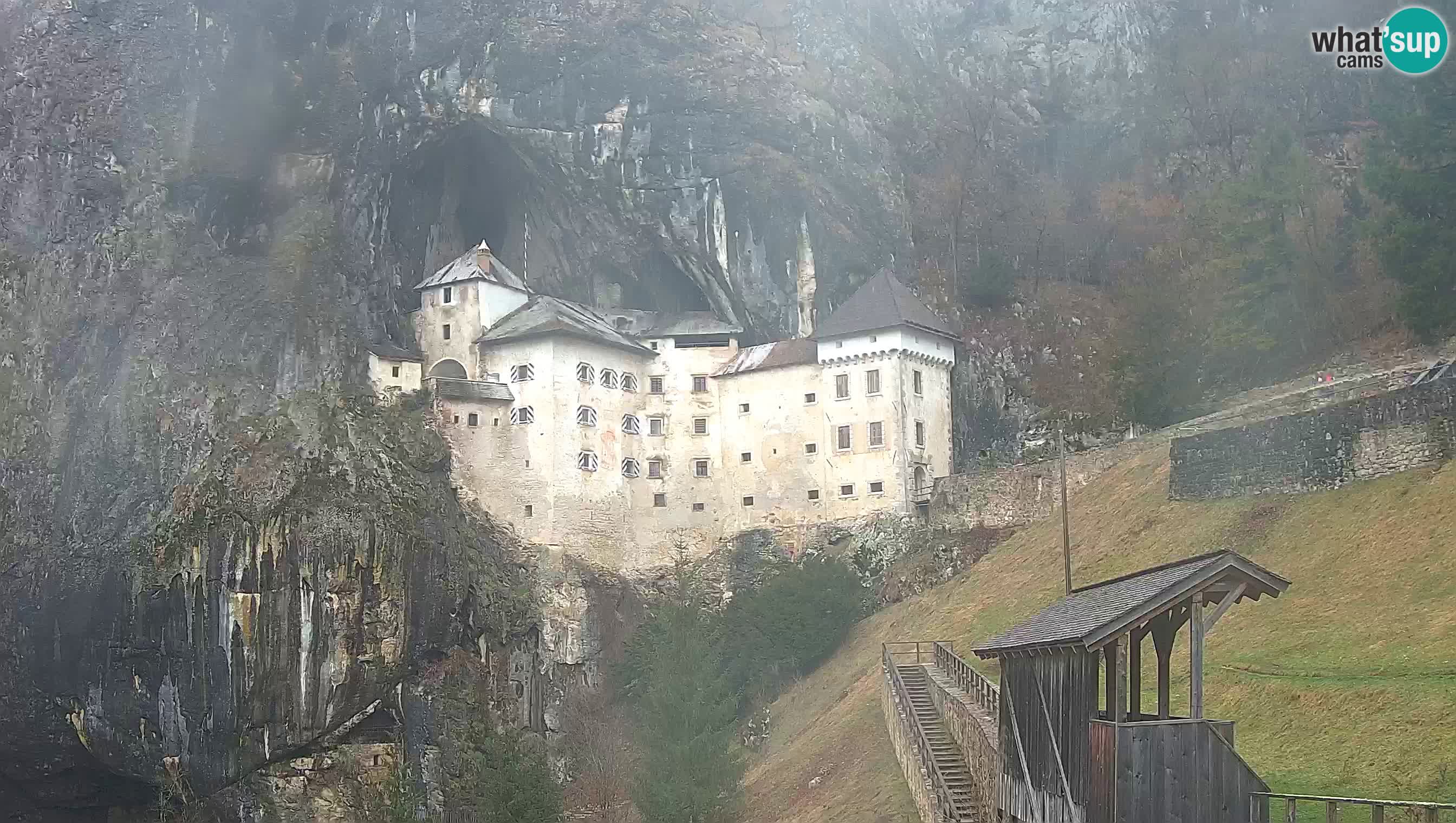 Live Webcam Grad Predjama – Château de Predjama – Postojna – Slovénie