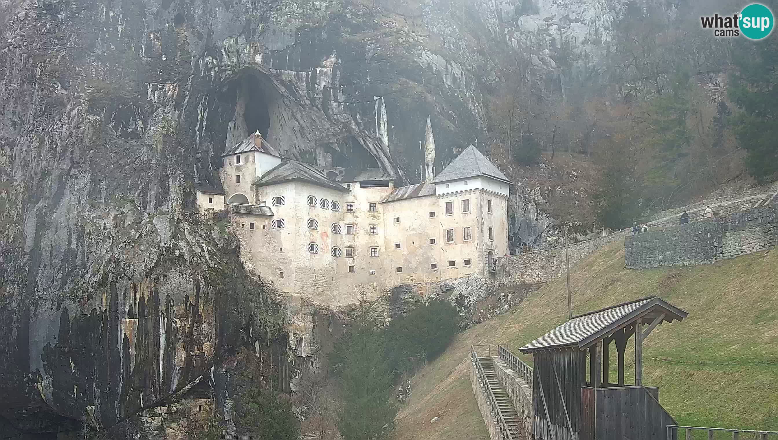 Live Webcam Grad Predjama – Château de Predjama – Postojna – Slovénie