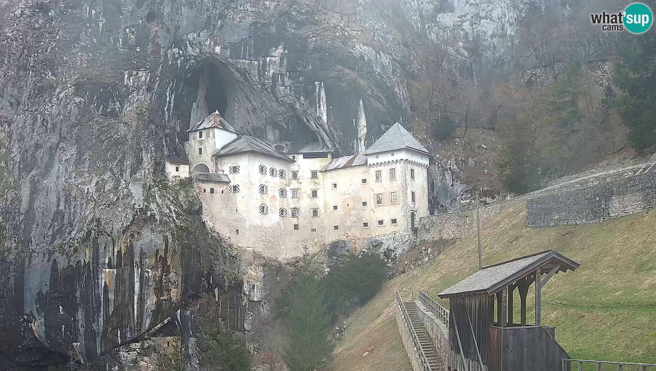 Live Webcam Grad Predjama – Château de Predjama – Postojna – Slovénie