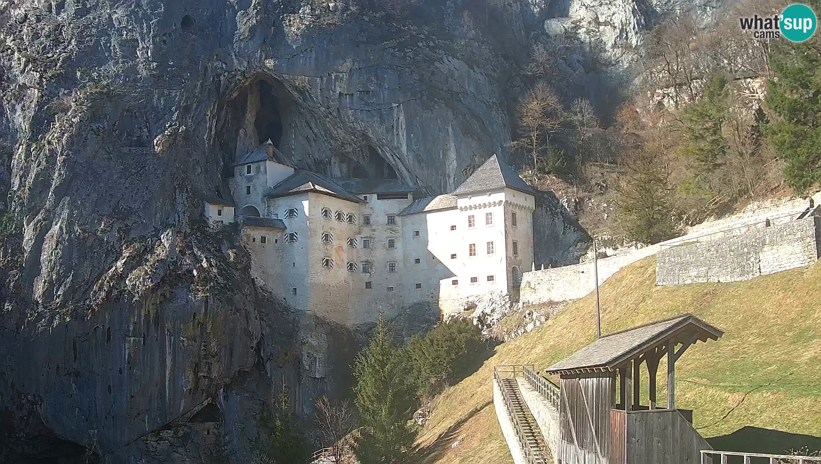 Live Webcam Predjamski grad – Predjama Castle – Postojna – Slovenia