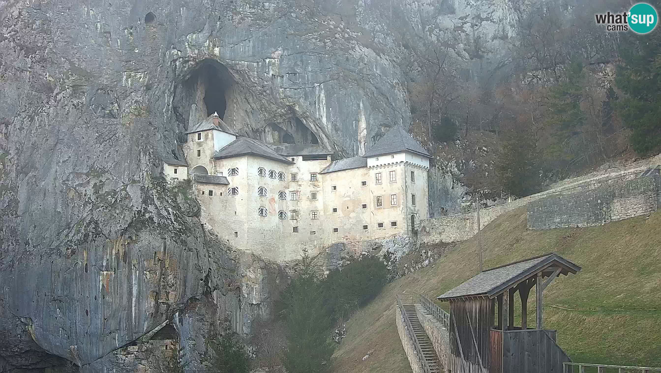 Live Webcam Grad Predjama – Château de Predjama – Postojna – Slovénie