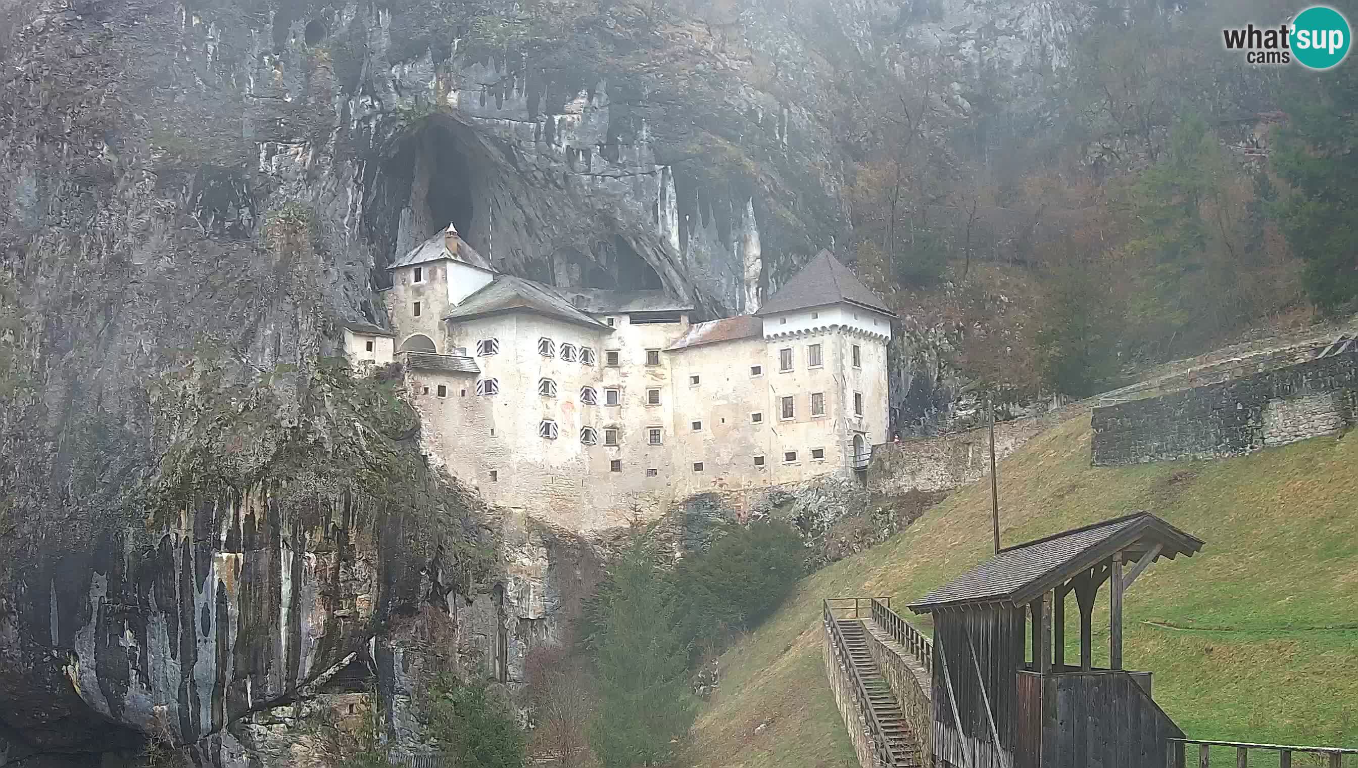 Live Webcam Grad Predjama – Château de Predjama – Postojna – Slovénie