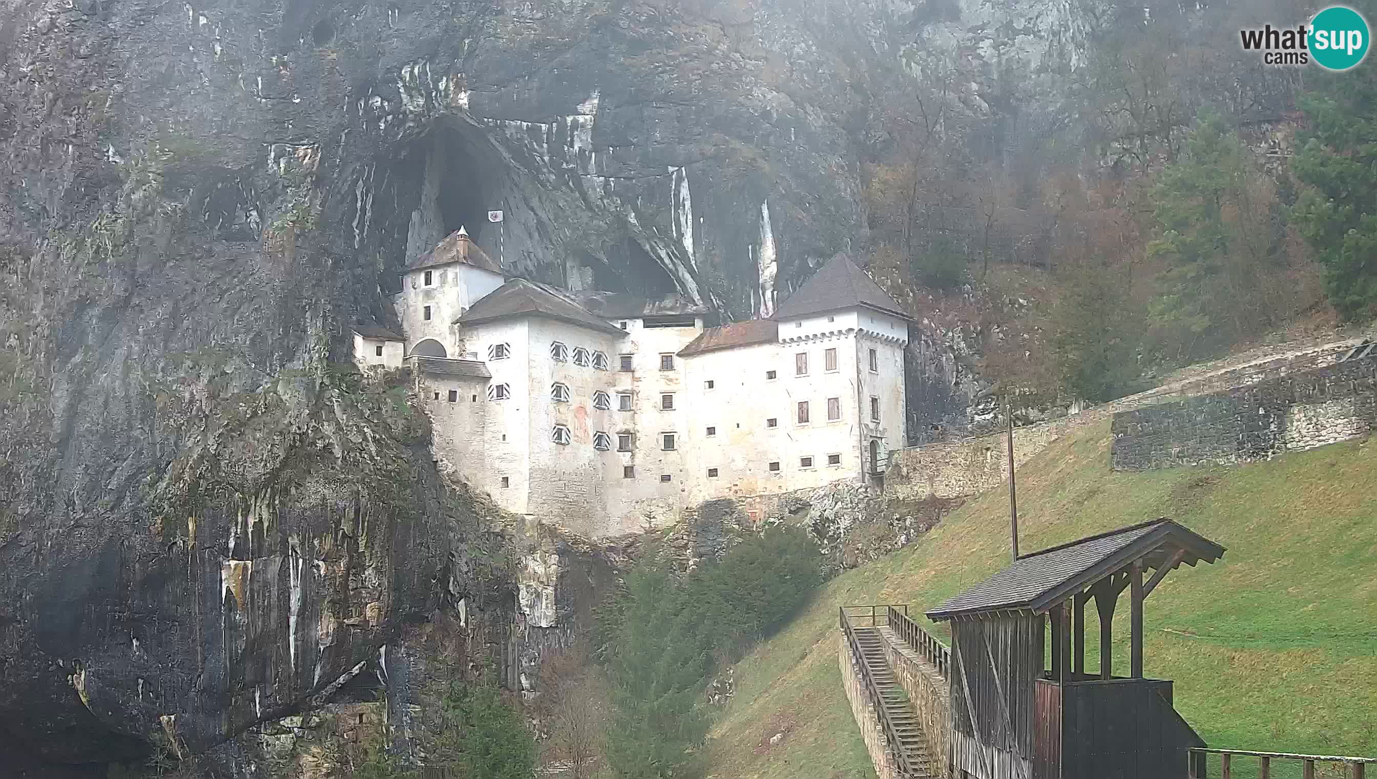 Live Webcam Grad Predjama – Château de Predjama – Postojna – Slovénie