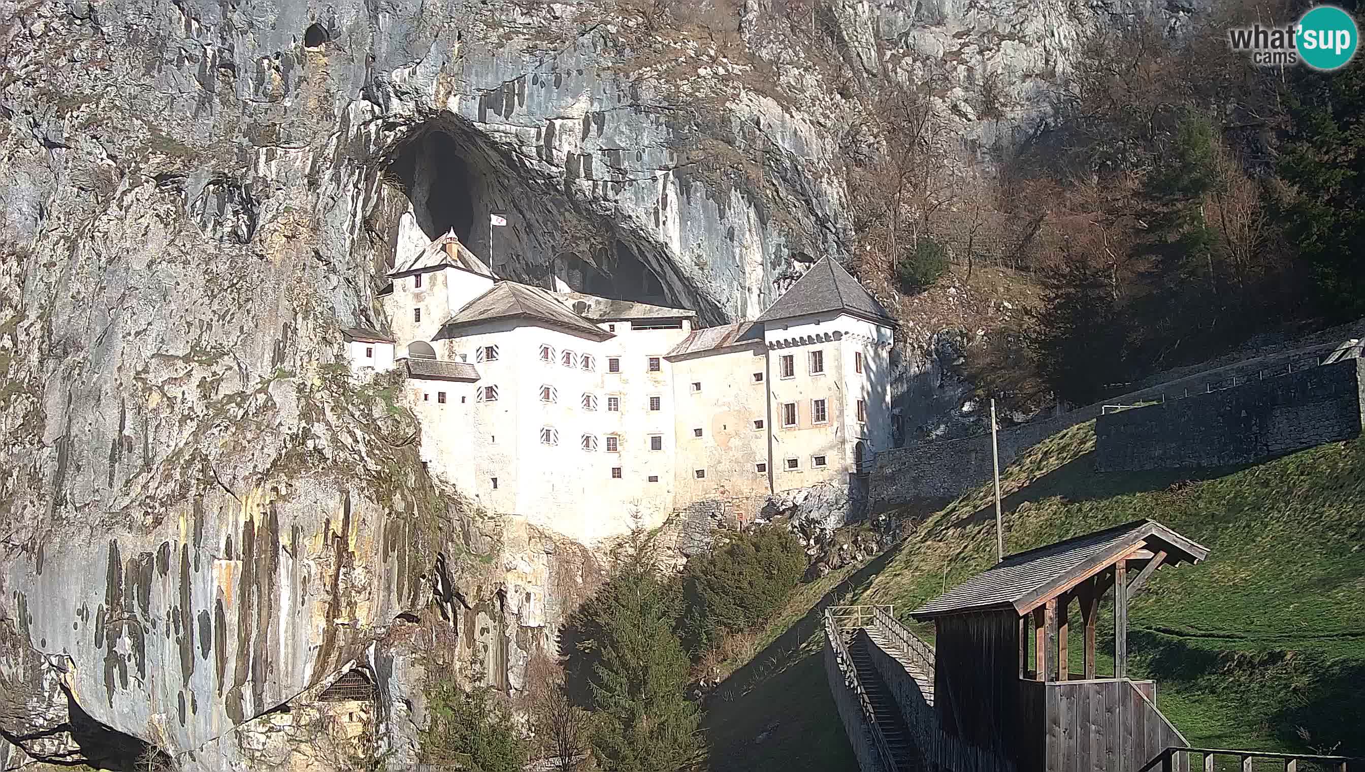 Live Webcam Grad Predjama – Château de Predjama – Postojna – Slovénie