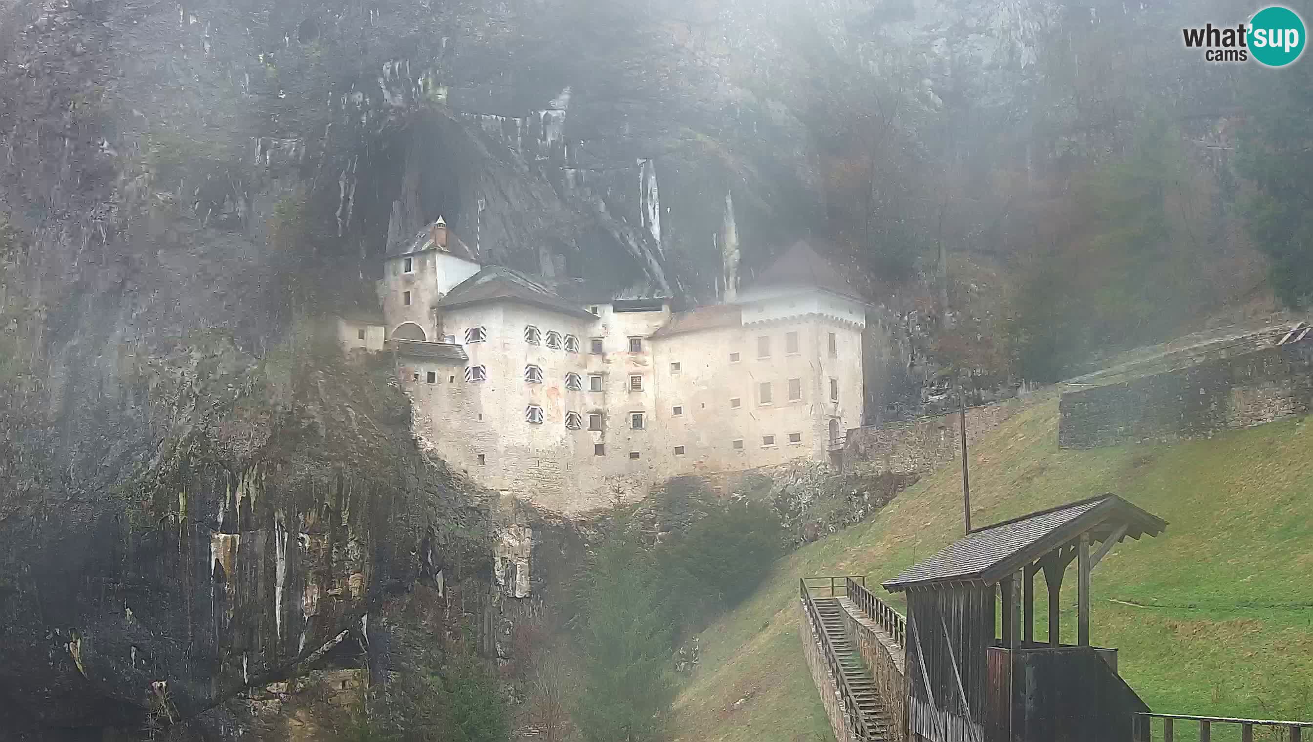 Live Webcam Grad Predjama – Château de Predjama – Postojna – Slovénie