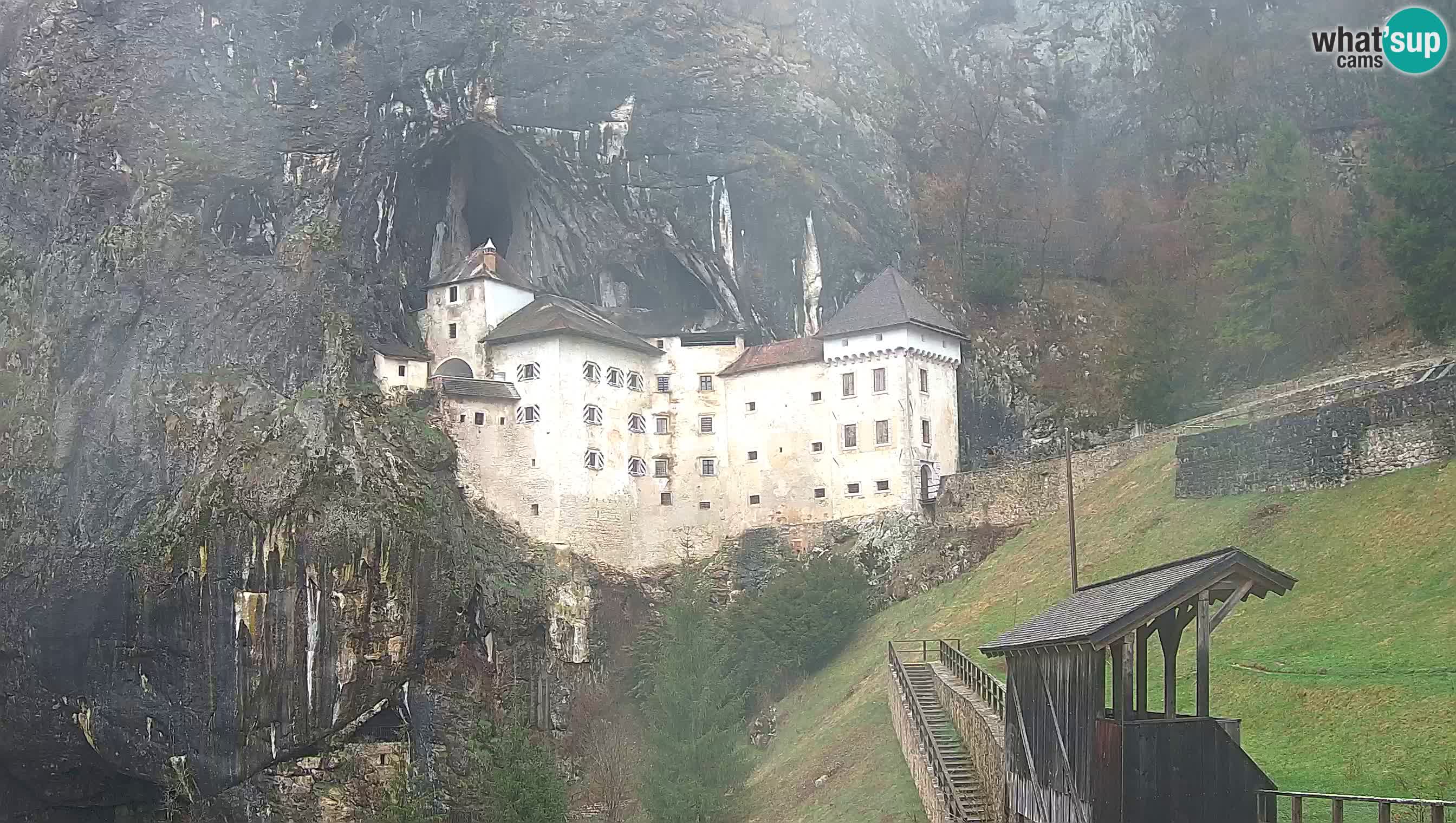 Live Webcam Höhlenburg Predjama – Postojna – Slowenien