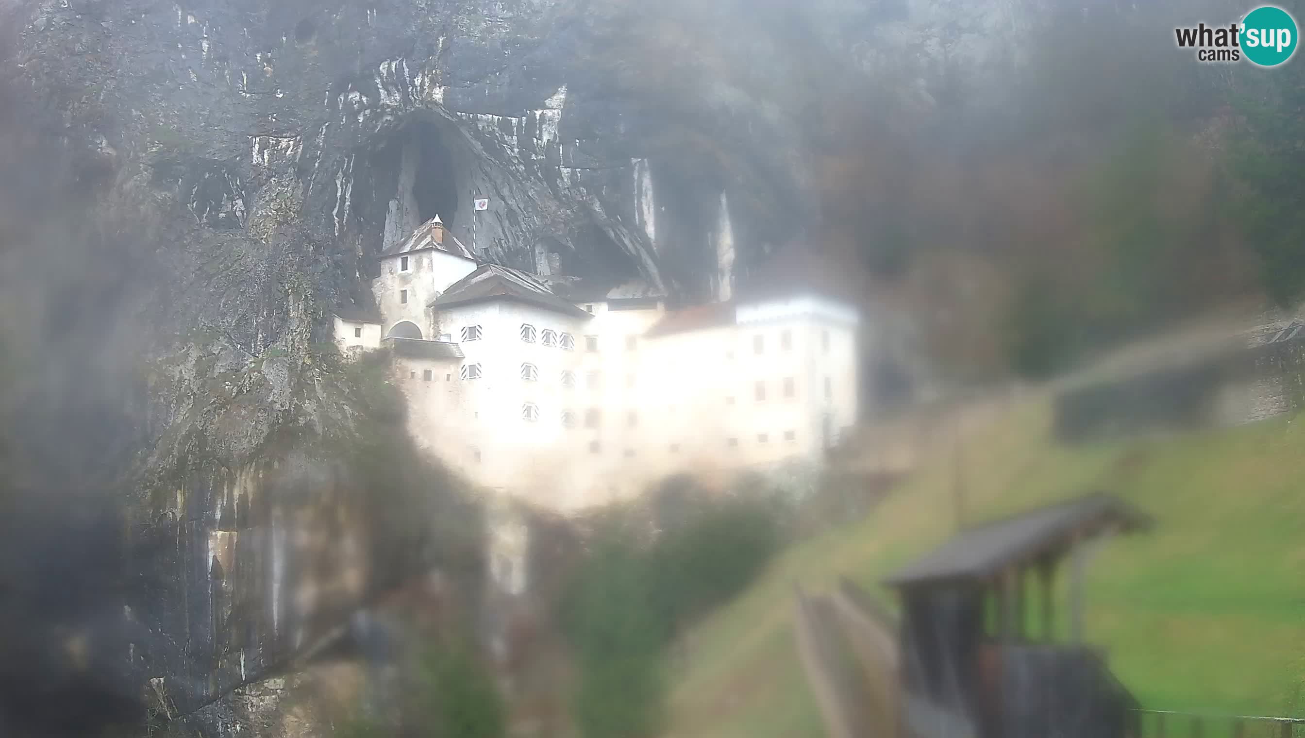 Live Webcam Grad Predjama – Château de Predjama – Postojna – Slovénie