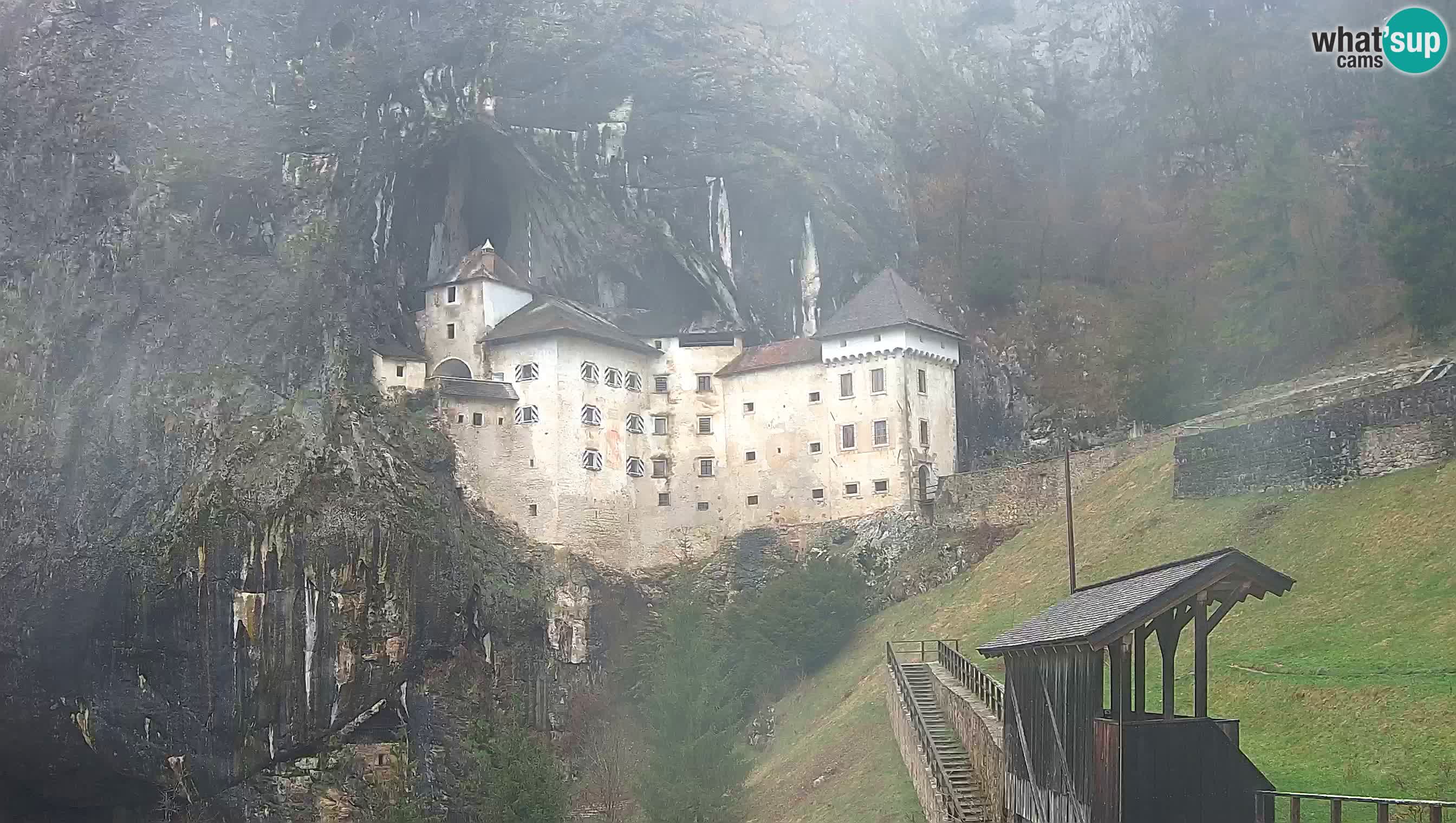 Live Webcam Grad Predjama – Château de Predjama – Postojna – Slovénie