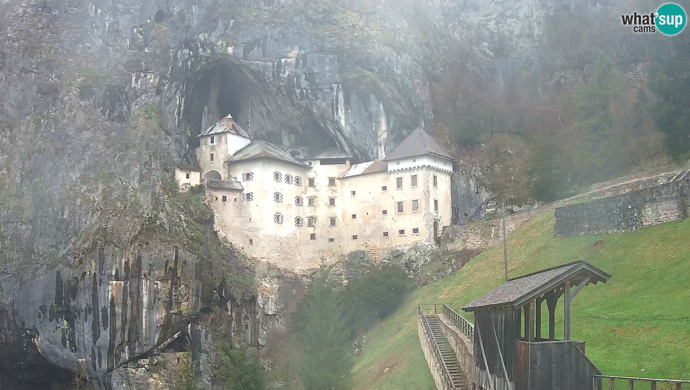 Live Webcam Grad Predjama – Château de Predjama – Postojna – Slovénie