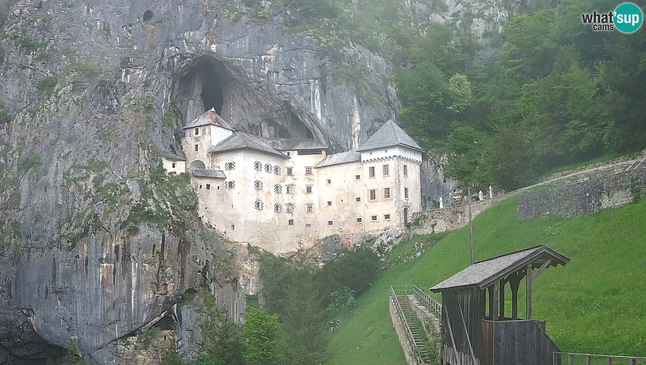 Live Webcam Grad Predjama – Château de Predjama – Postojna – Slovénie