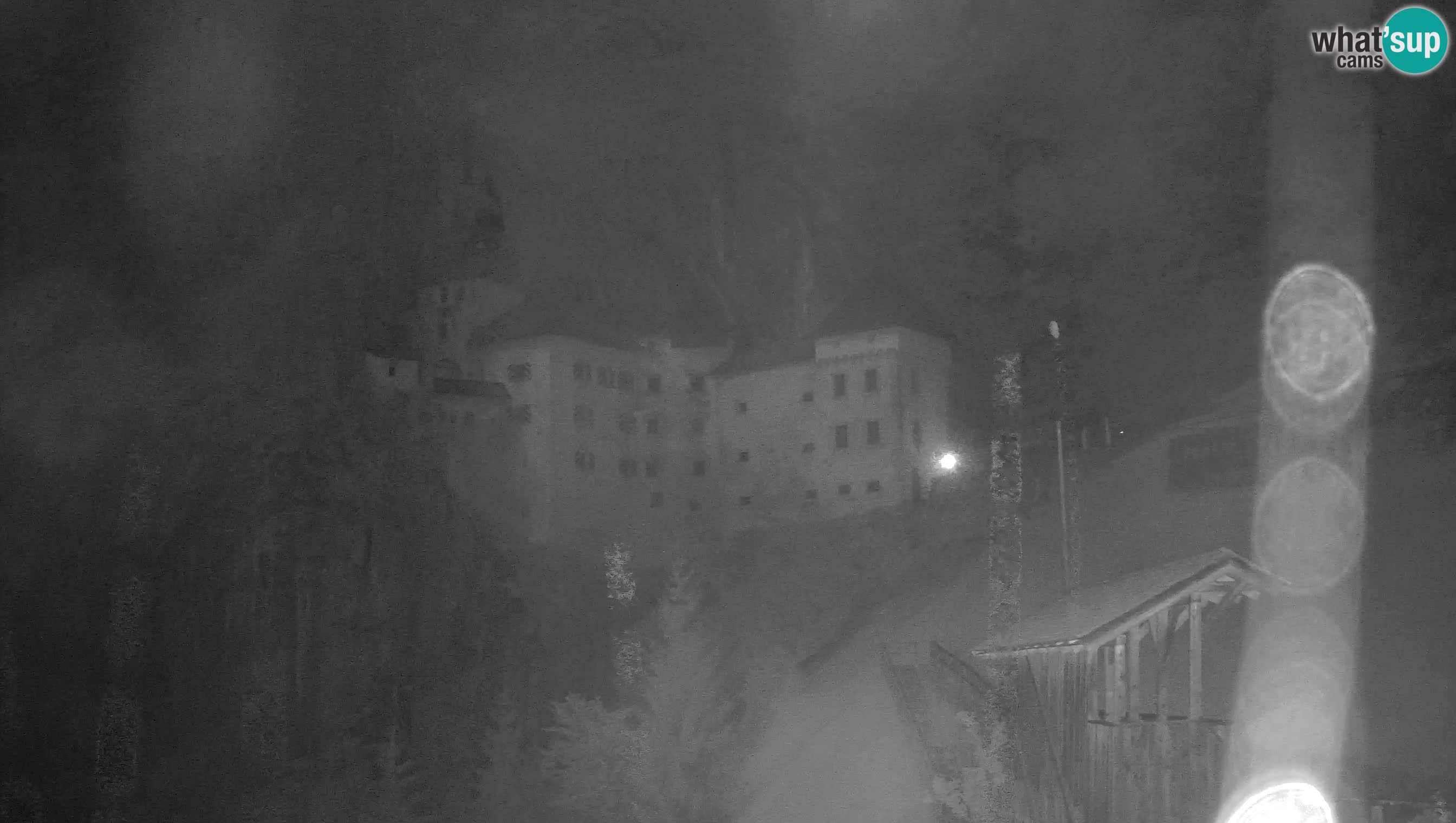 Live Webcam Grad Predjama – Château de Predjama – Postojna – Slovénie