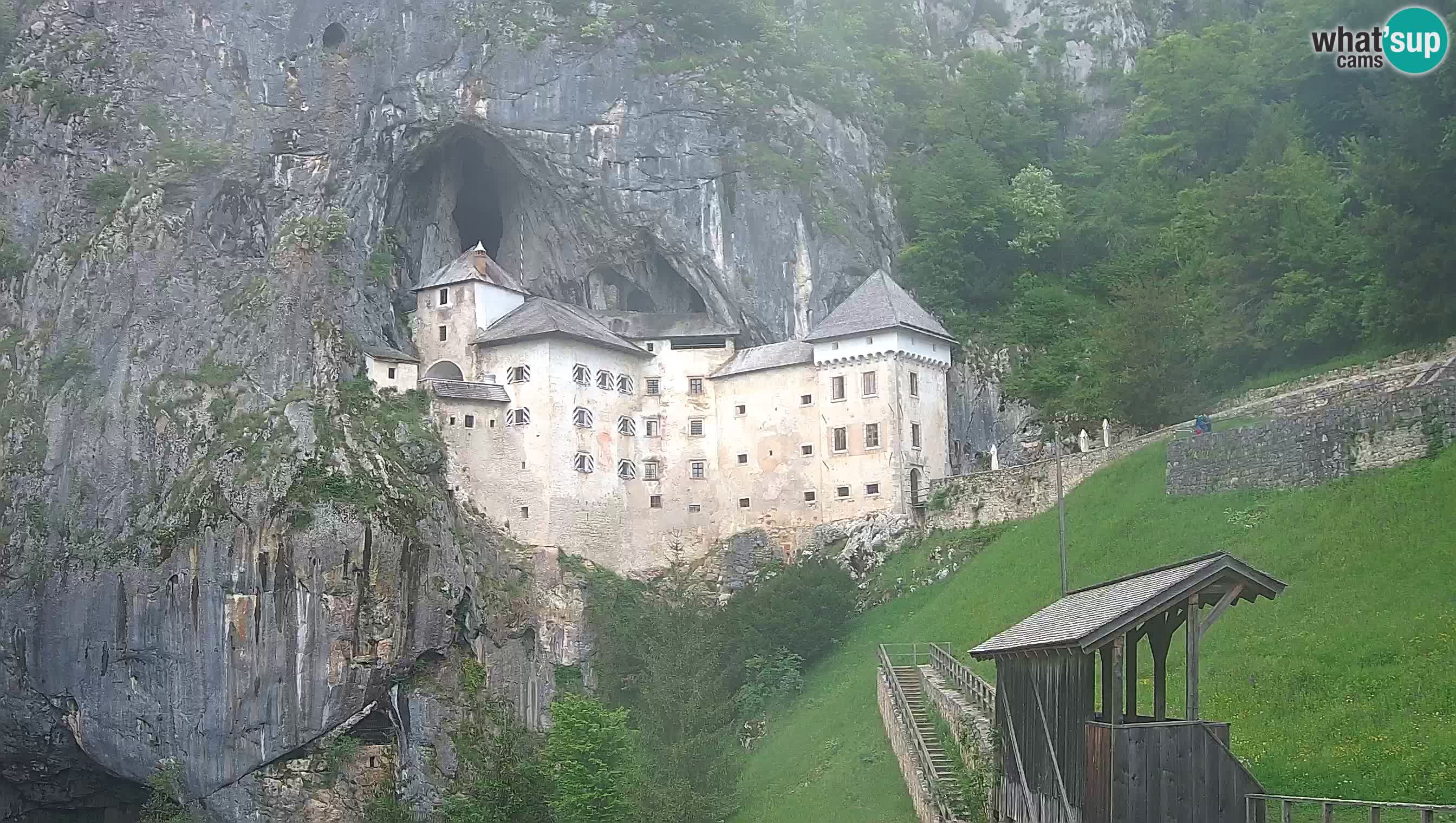 Live Webcam Grad Predjama – Château de Predjama – Postojna – Slovénie