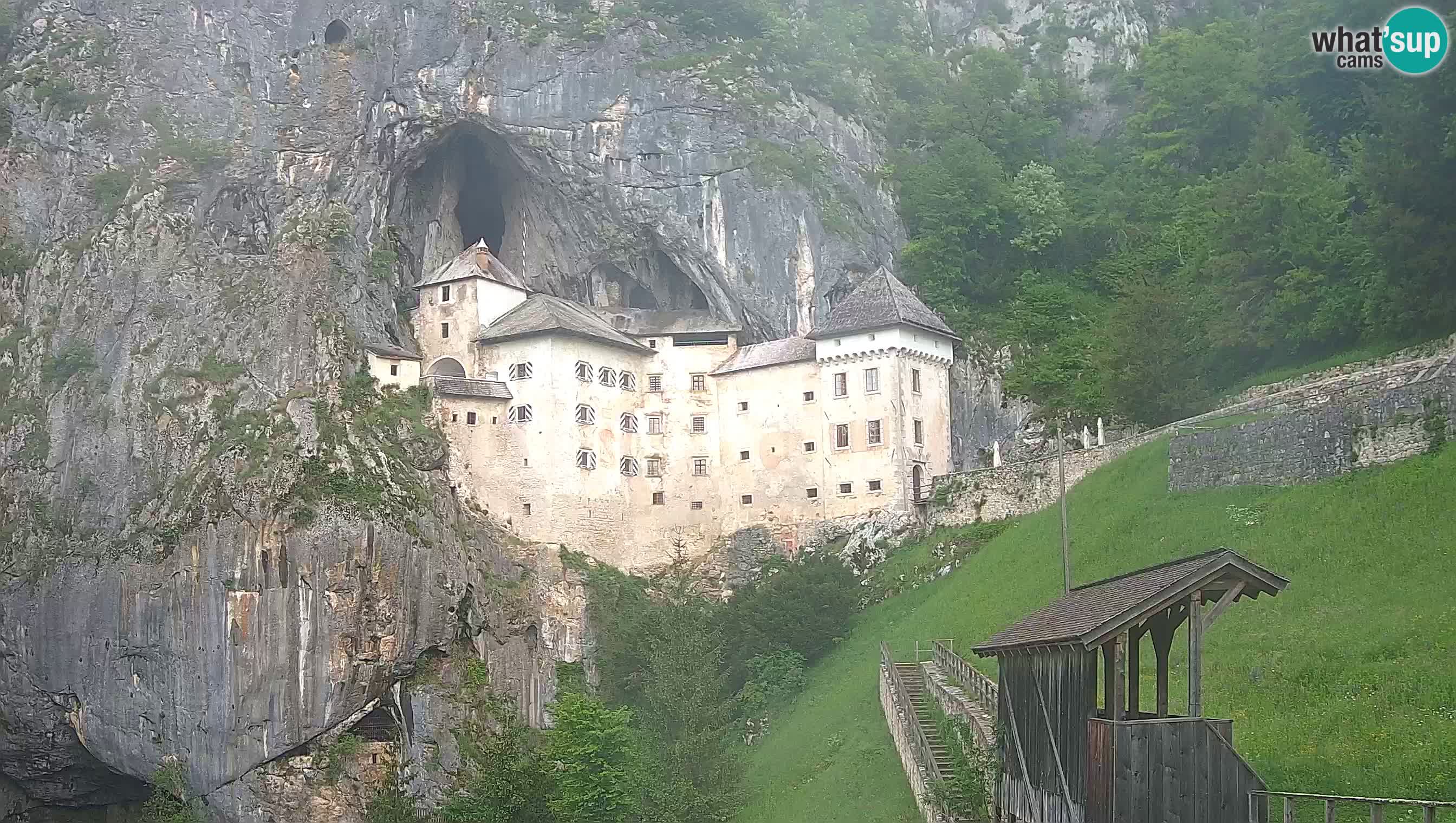 Web kamera Predjamski dvorac – Postojna – Slovenija