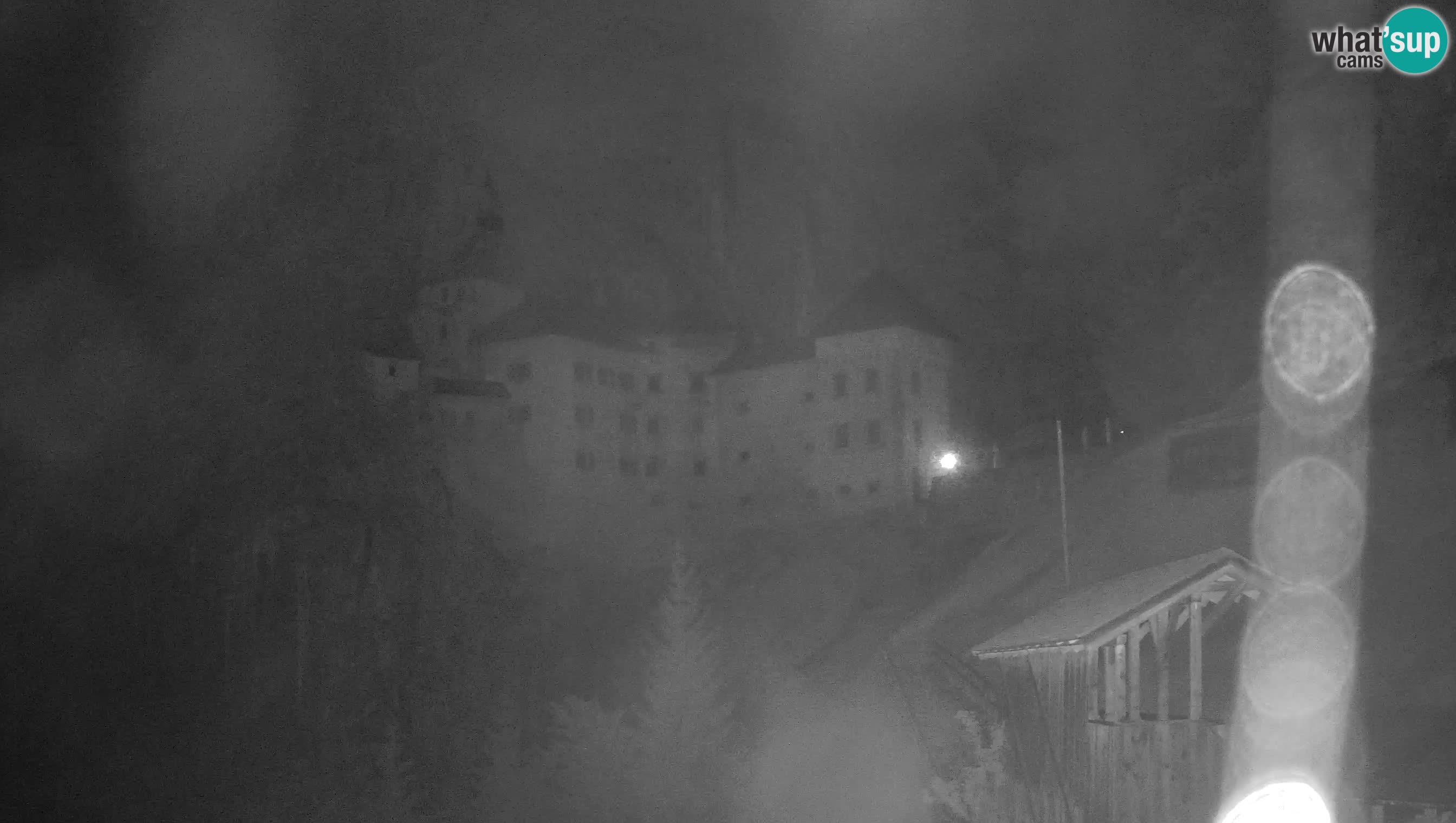 Spletna kamera Predjamski grad – Grad Predjama – Postojna