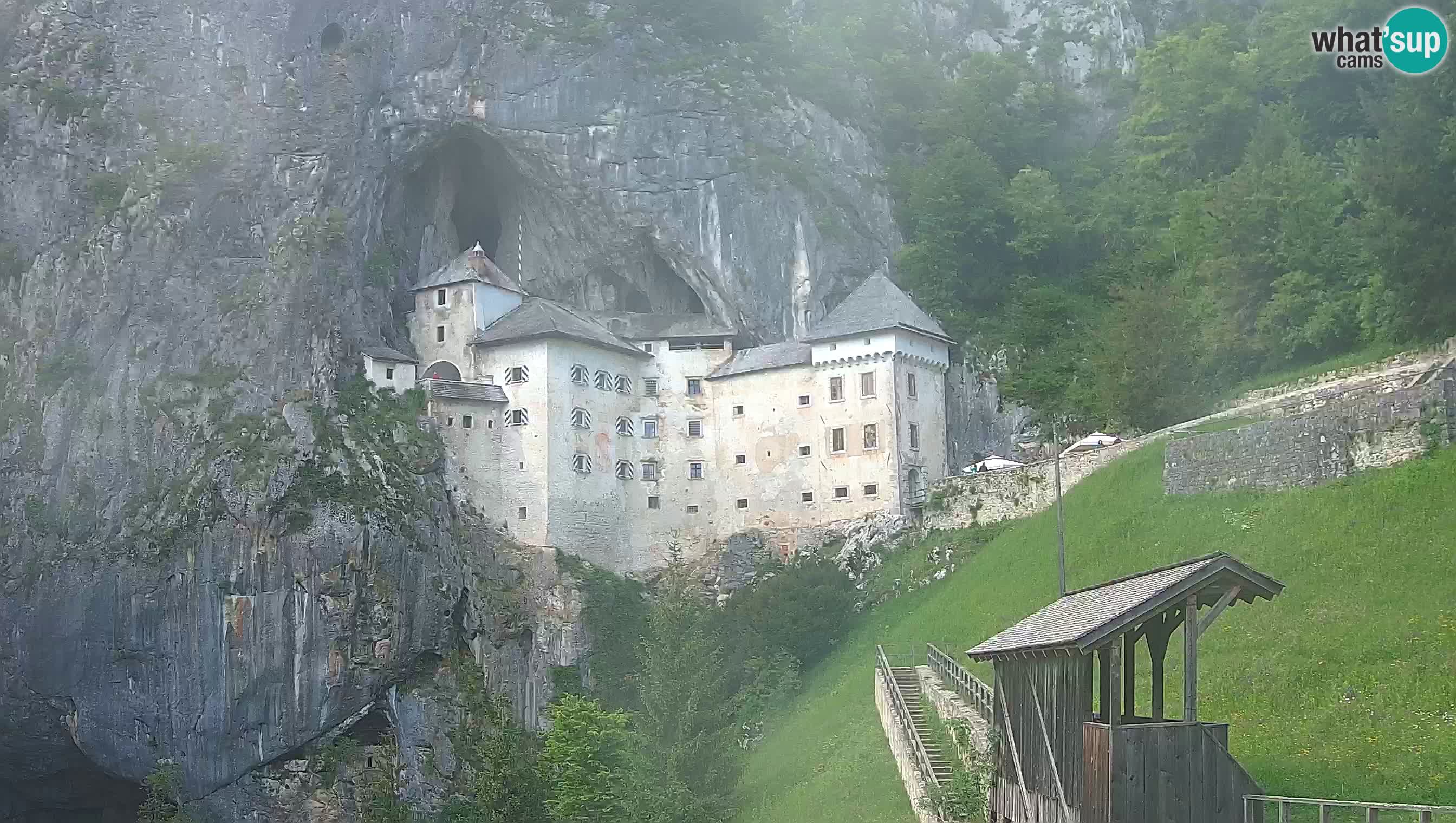 Live Webcam Grad Predjama – Château de Predjama – Postojna – Slovénie
