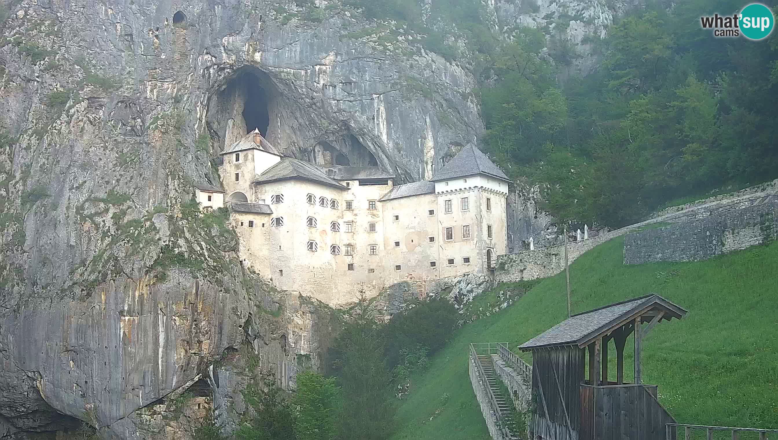 Live Webcam Grad Predjama – Château de Predjama – Postojna – Slovénie