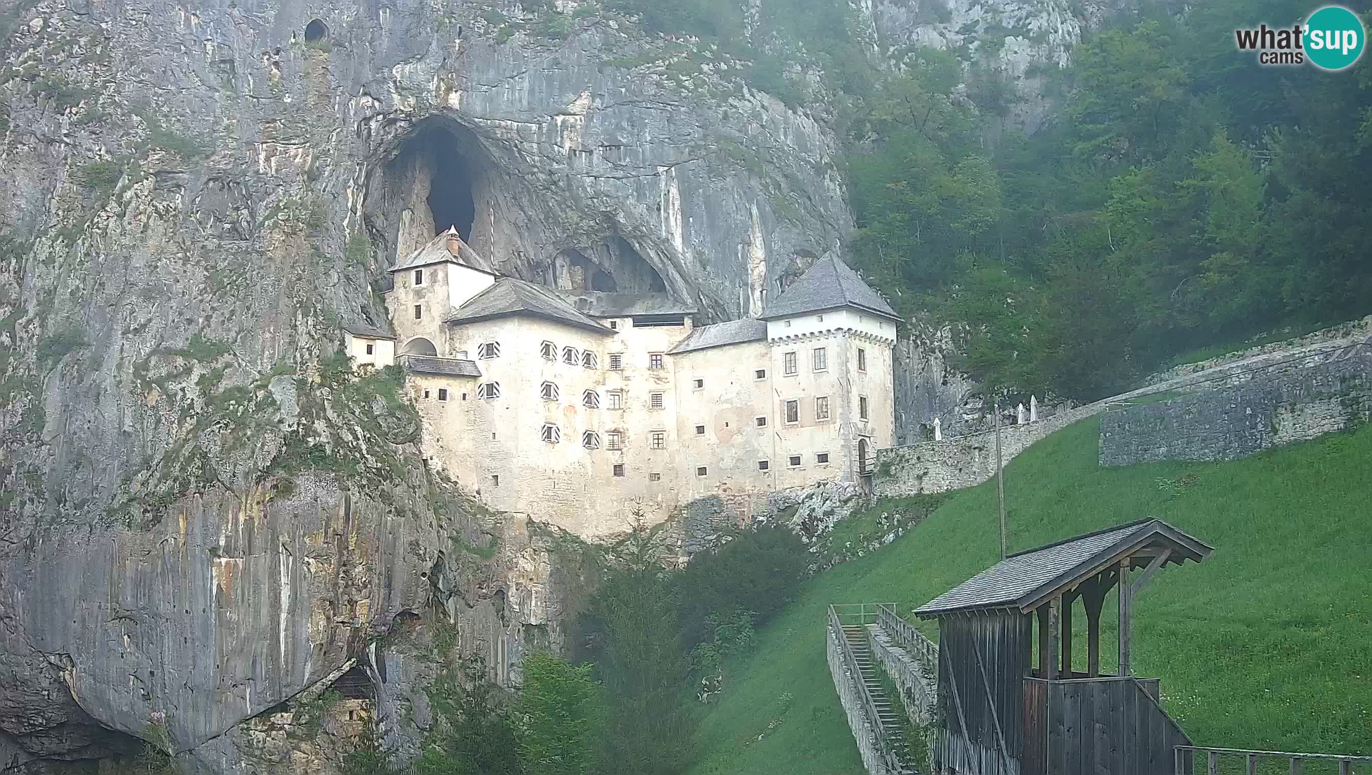 Live Webcam Grad Predjama – Château de Predjama – Postojna – Slovénie