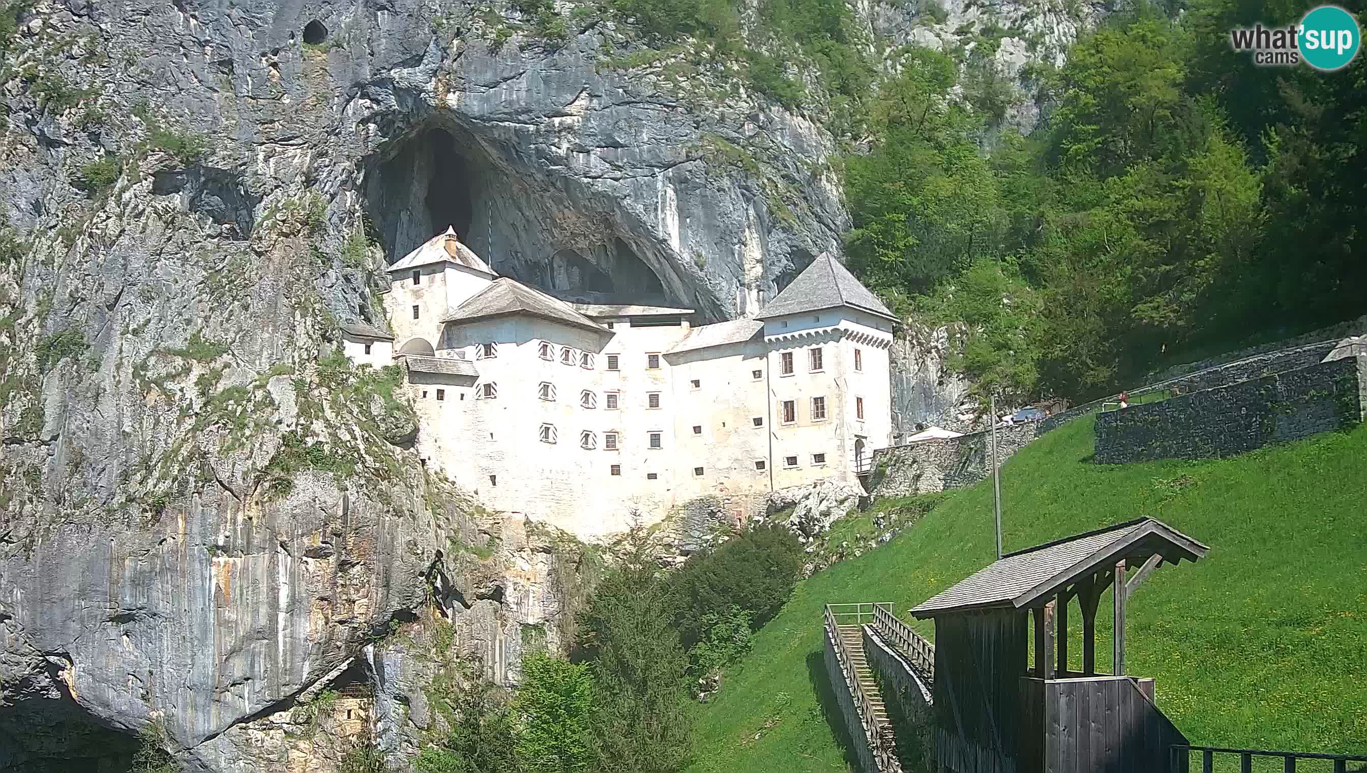 Spletna kamera Predjamski grad – Grad Predjama – Postojna