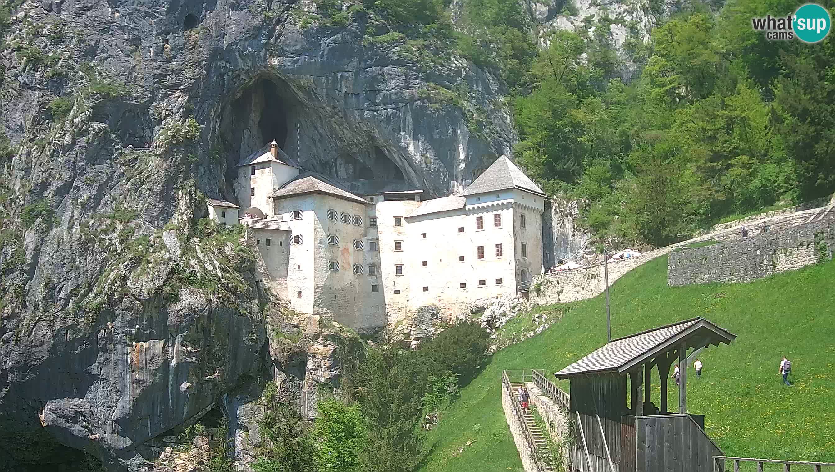 Spletna kamera Predjamski grad – Grad Predjama – Postojna