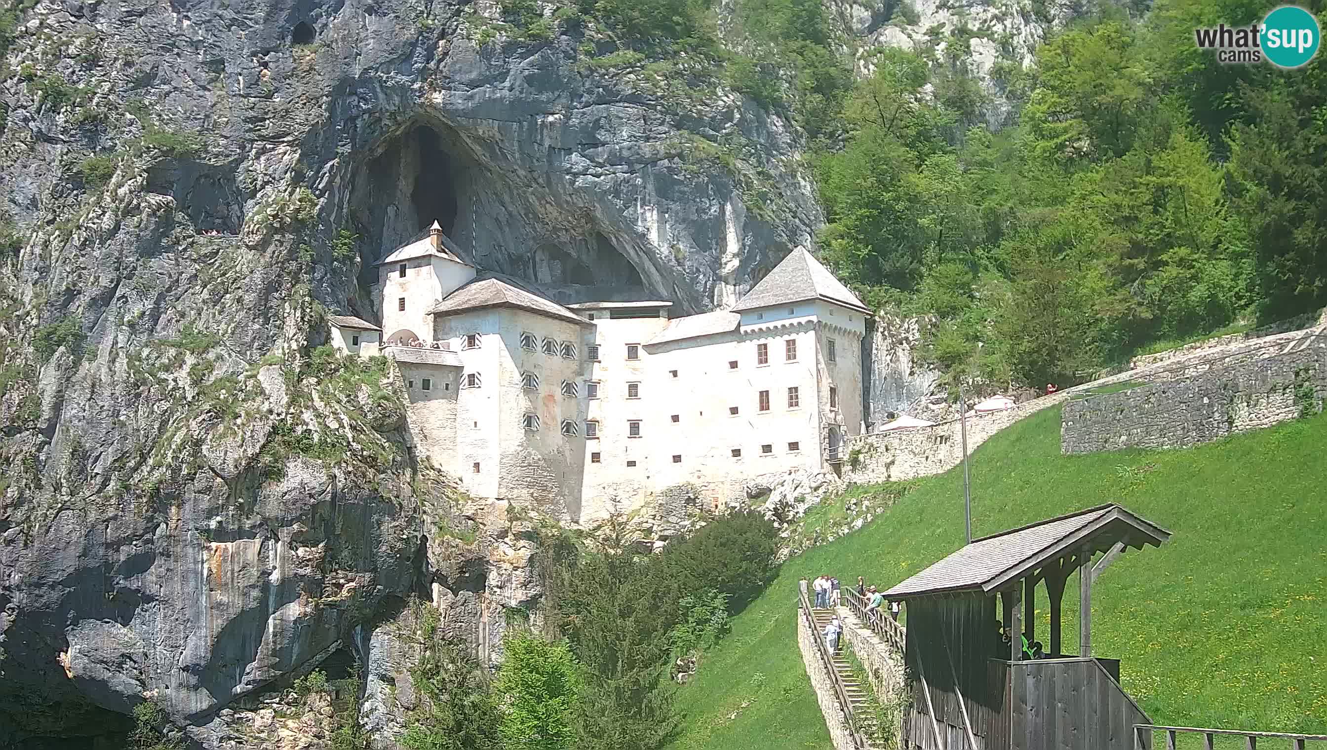 Spletna kamera Predjamski grad – Grad Predjama – Postojna