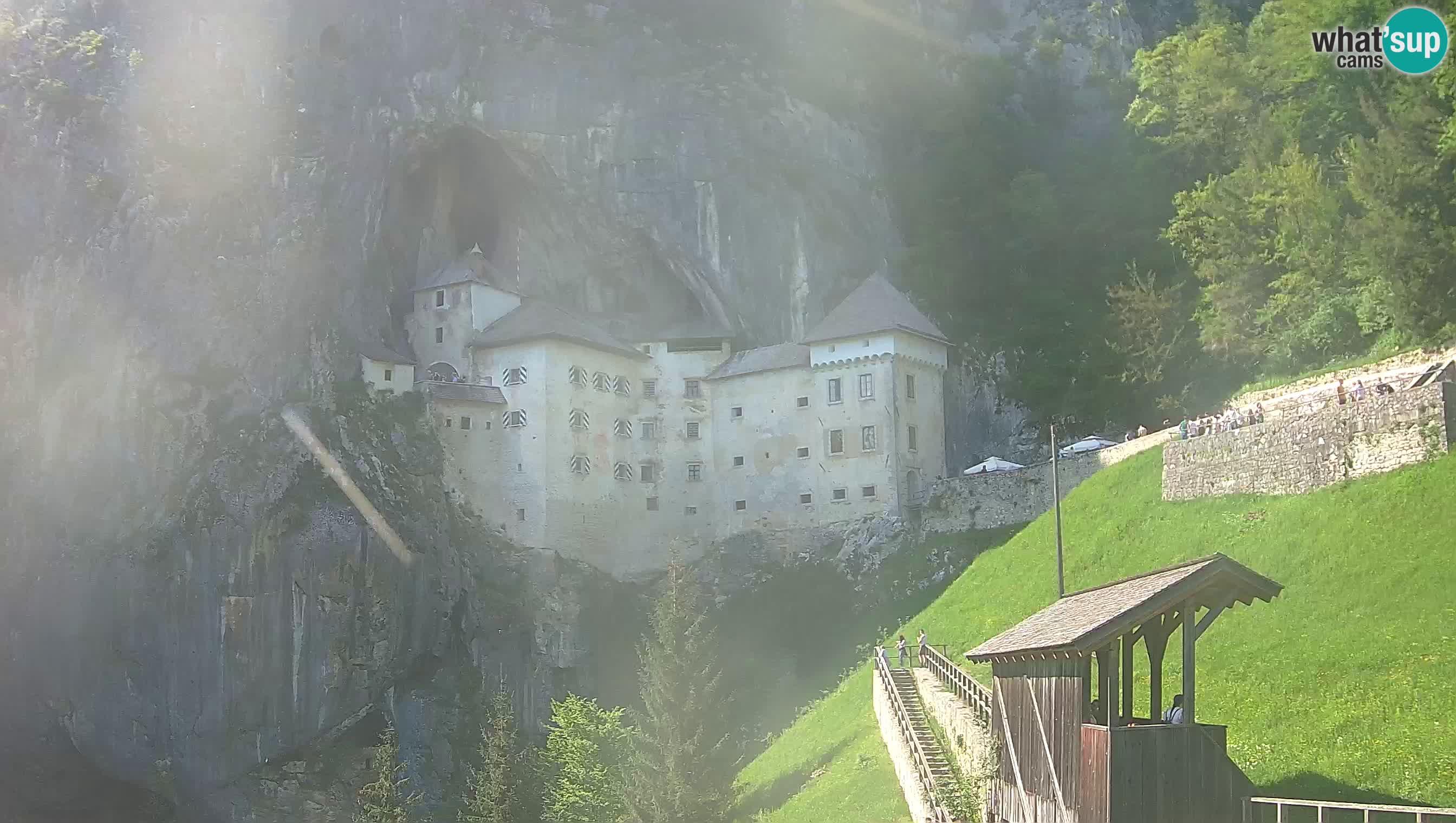 Live Webcam Höhlenburg Predjama – Postojna – Slowenien
