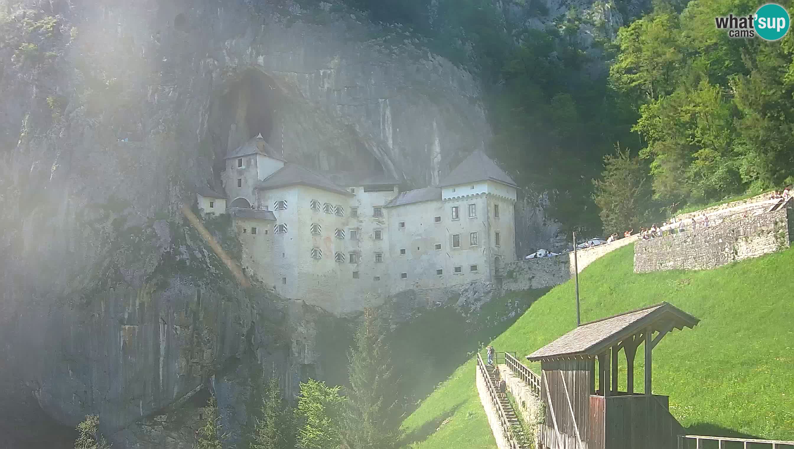 Live Webcam Grad Predjama – Château de Predjama – Postojna – Slovénie