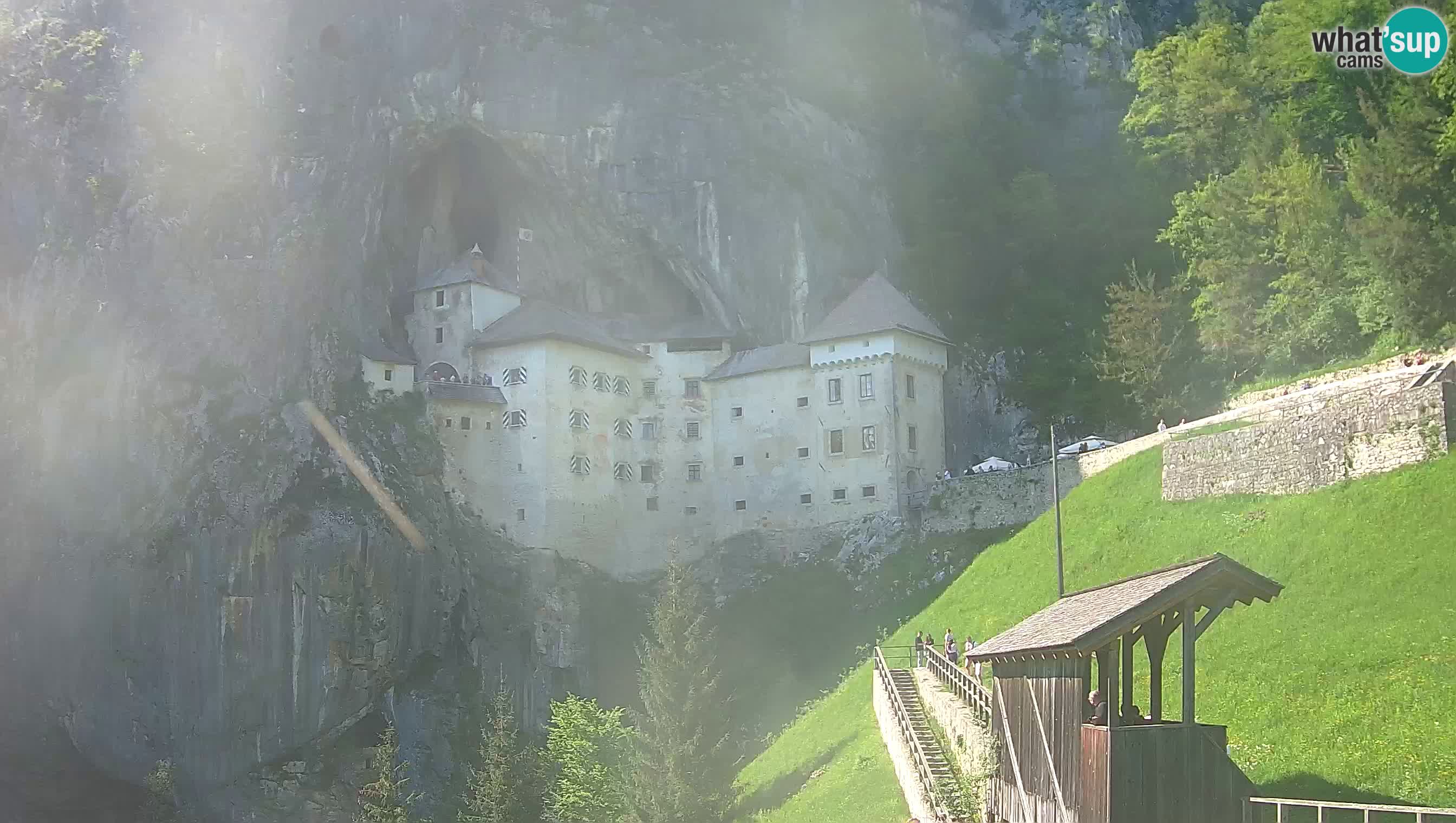 Live Webcam Höhlenburg Predjama – Postojna – Slowenien