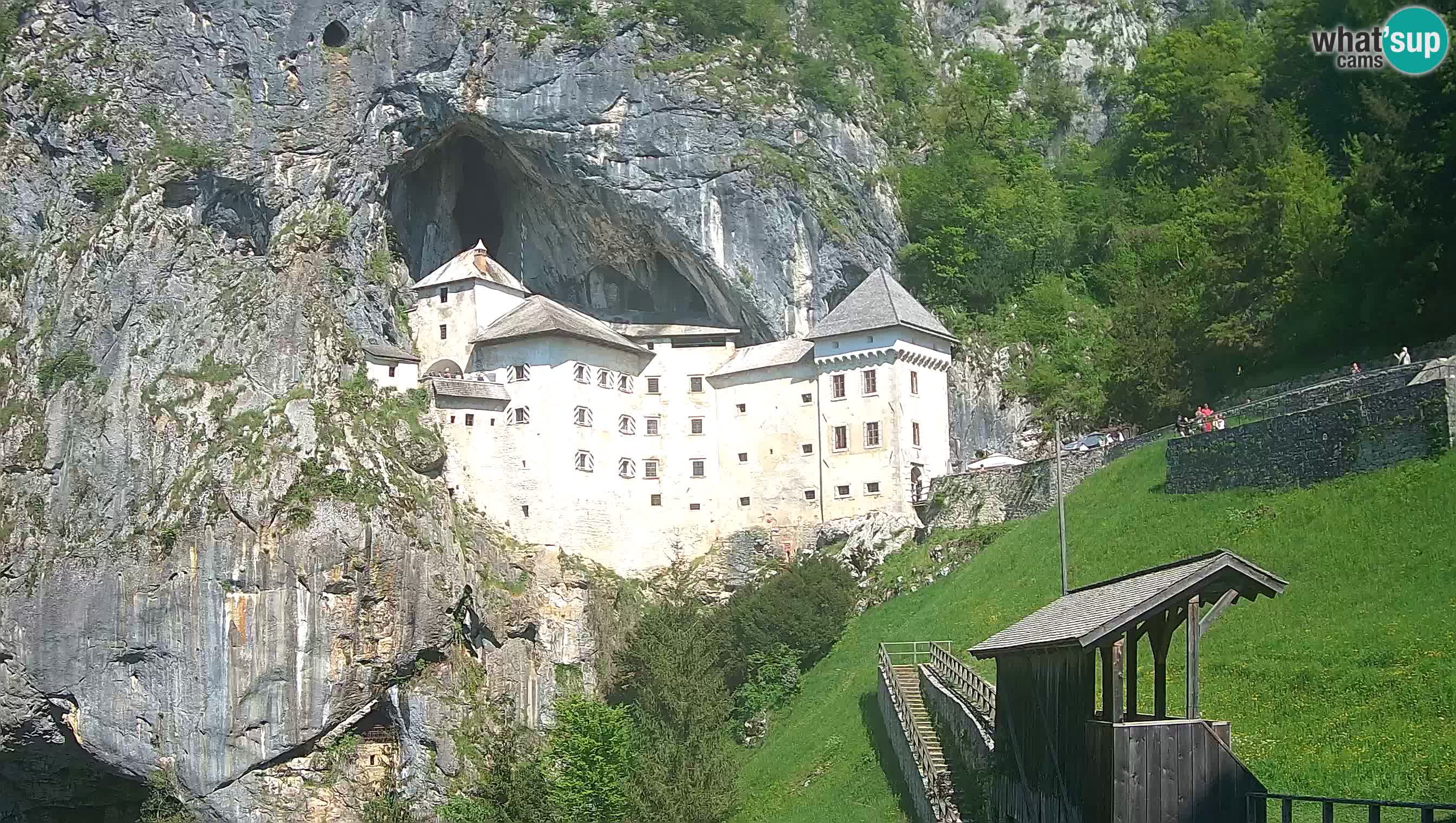 Spletna kamera Predjamski grad – Grad Predjama – Postojna