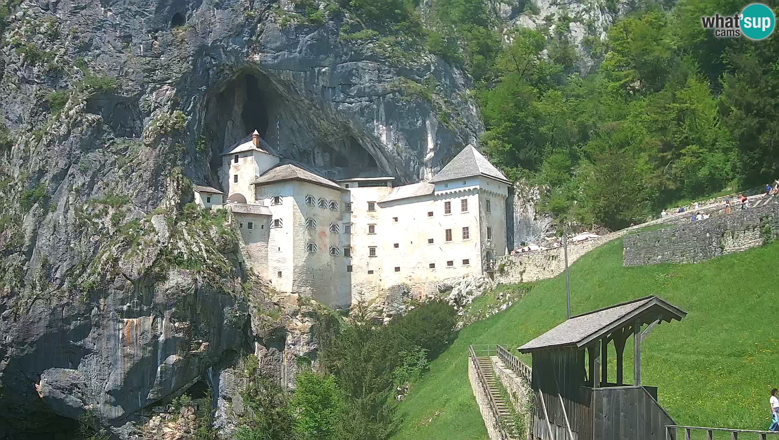 Spletna kamera Predjamski grad – Grad Predjama – Postojna