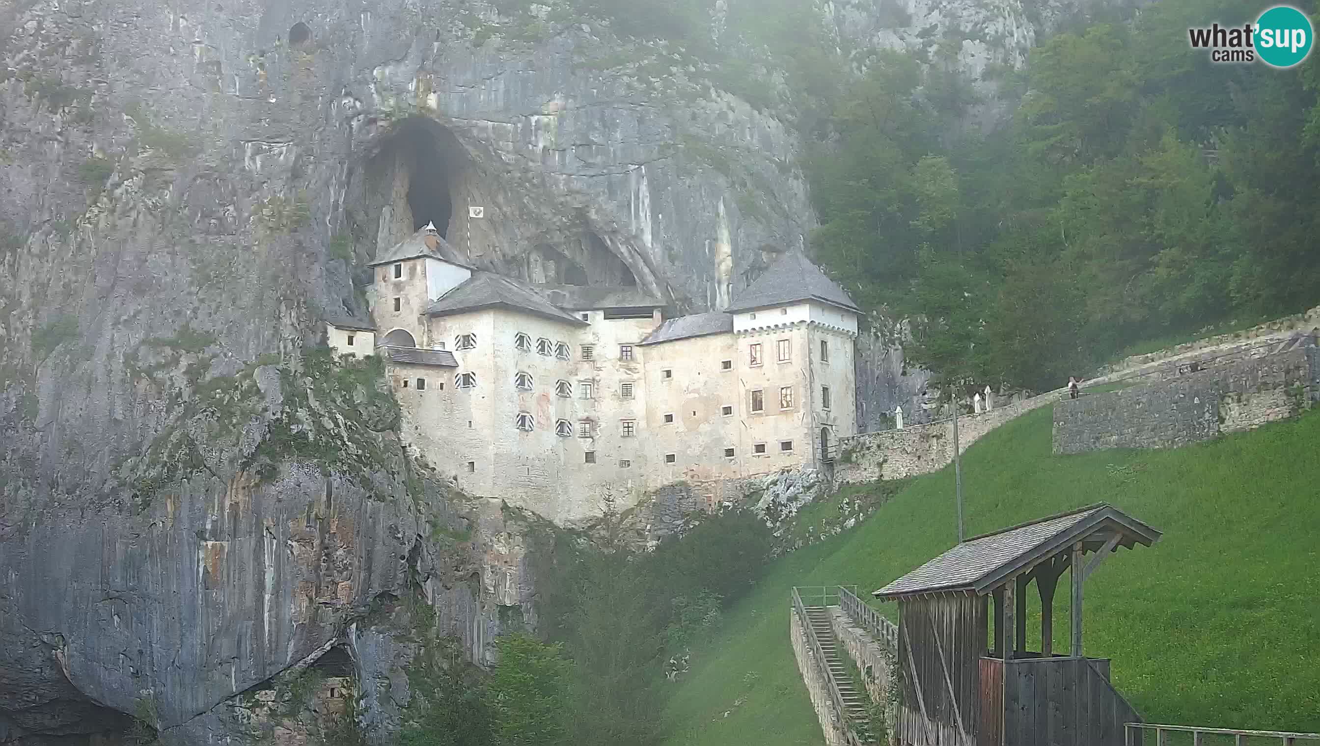 Live Webcam Grad Predjama – Château de Predjama – Postojna – Slovénie