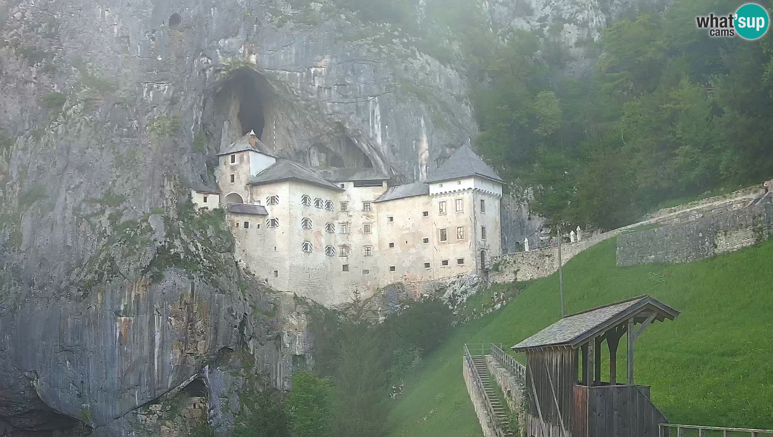 Live Webcam Grad Predjama – Château de Predjama – Postojna – Slovénie