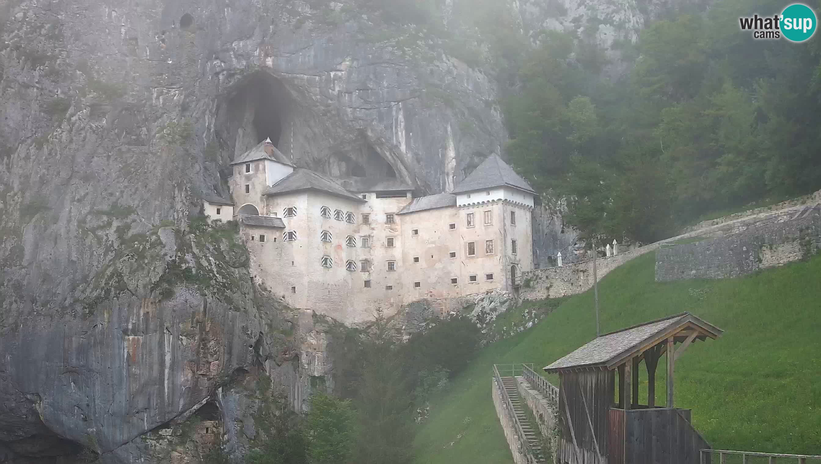 Live Webcam Höhlenburg Predjama – Postojna – Slowenien