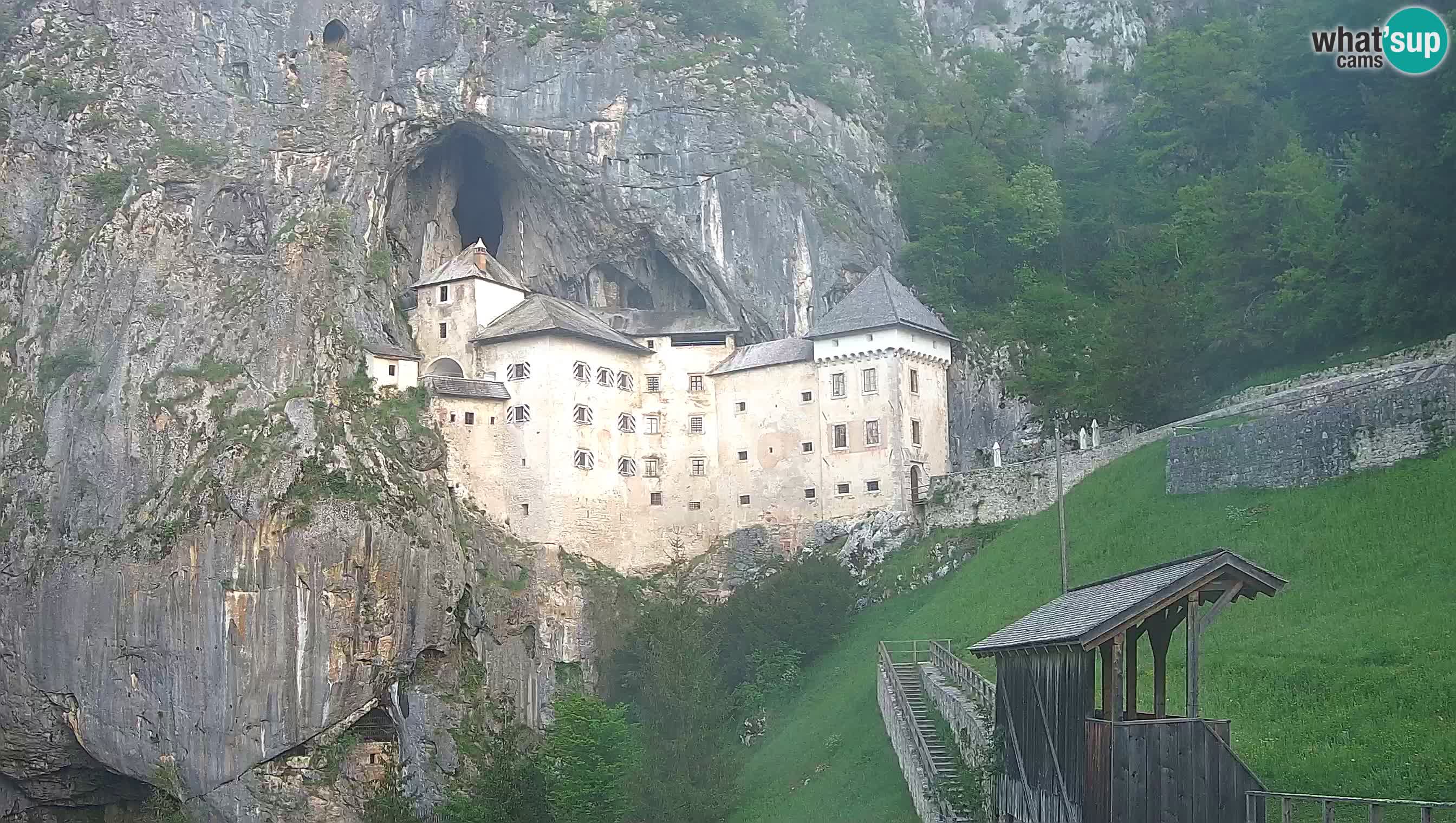 Live Webcam Grad Predjama – Château de Predjama – Postojna – Slovénie