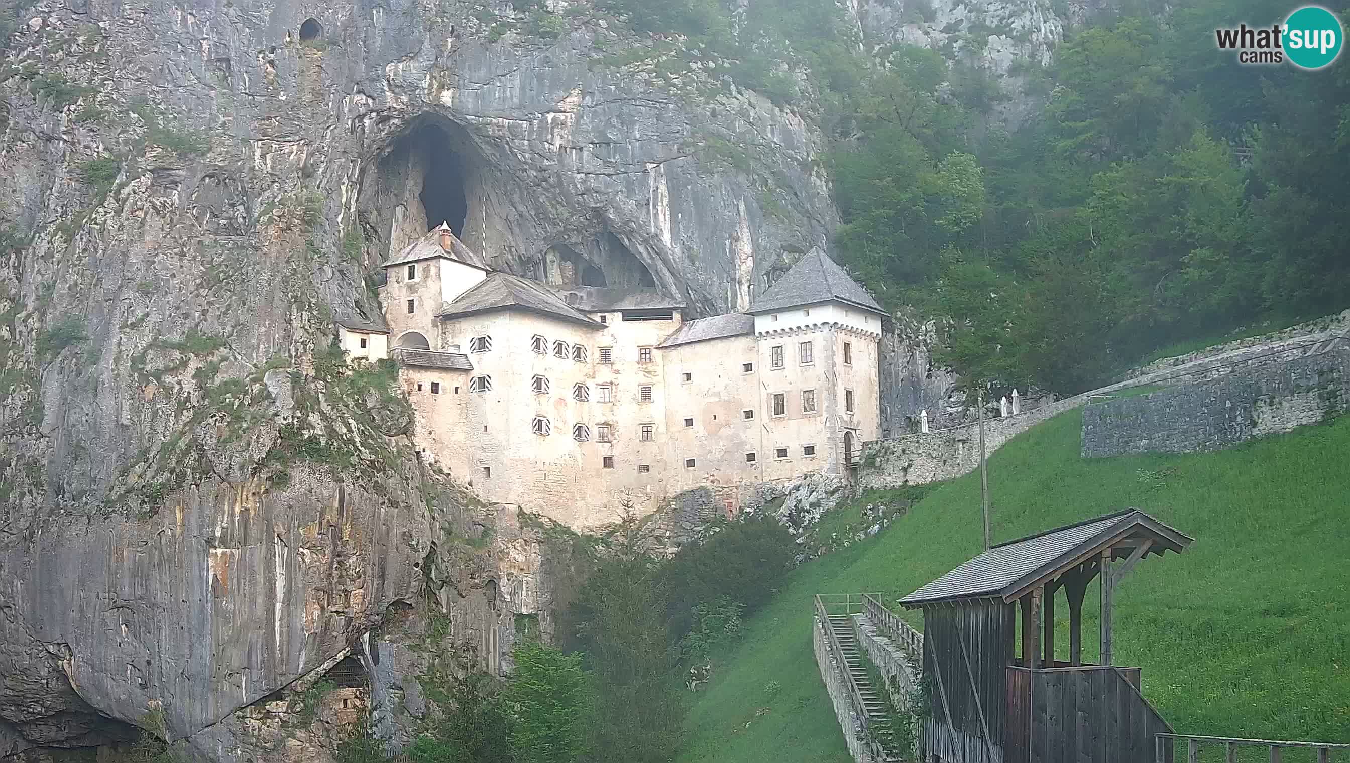 Web kamera Predjamski dvorac – Postojna – Slovenija
