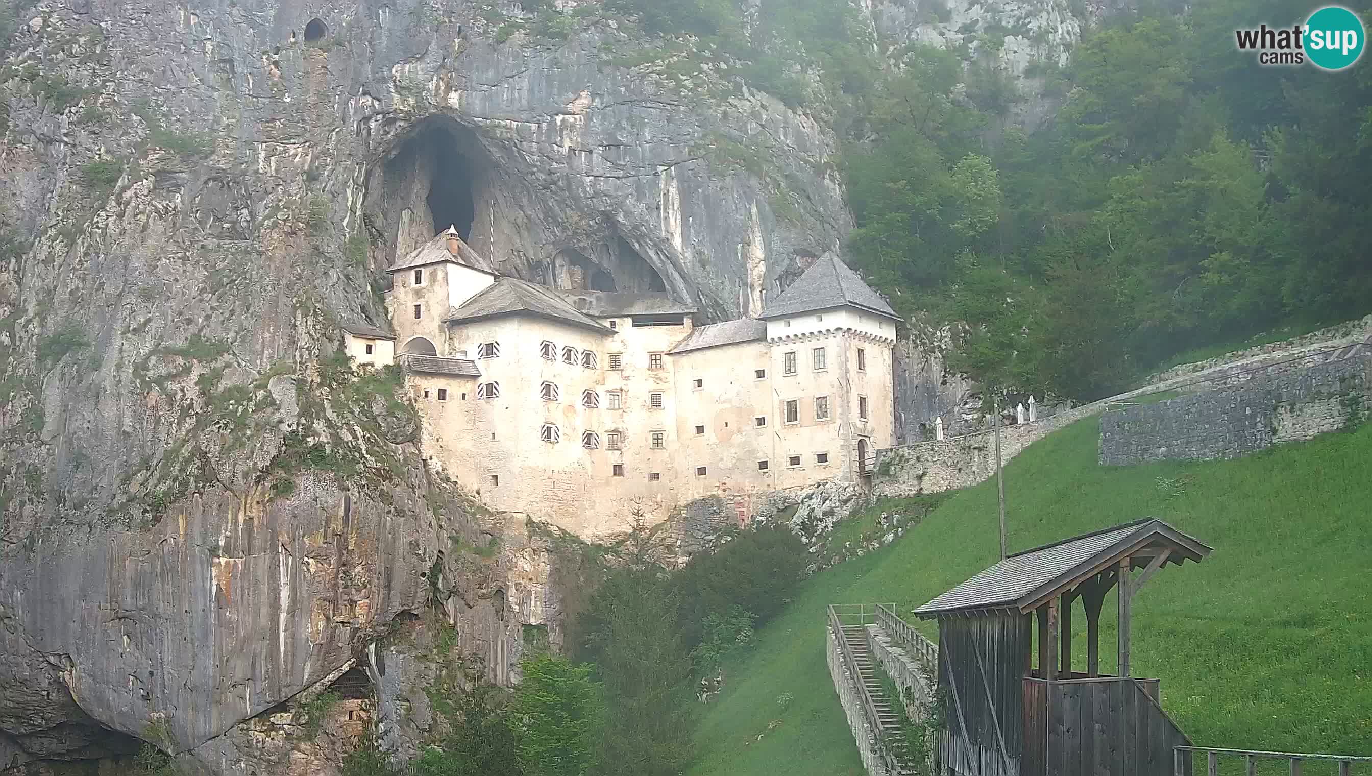 Live Webcam Grad Predjama – Château de Predjama – Postojna – Slovénie