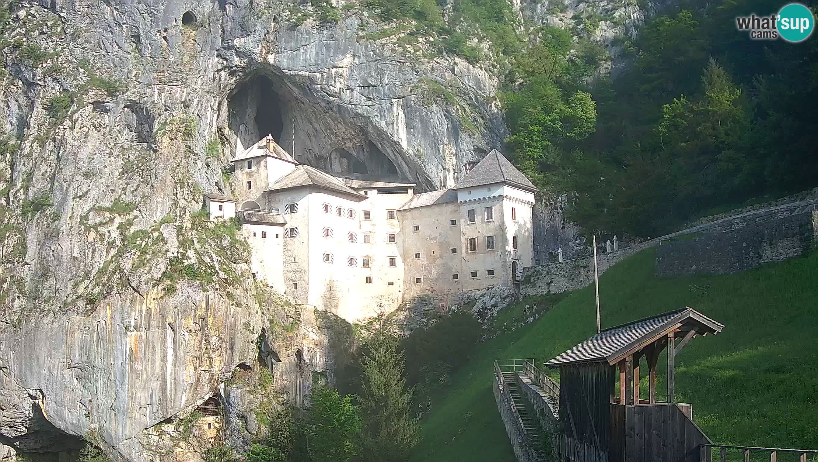 Live Webcam Höhlenburg Predjama – Postojna – Slowenien