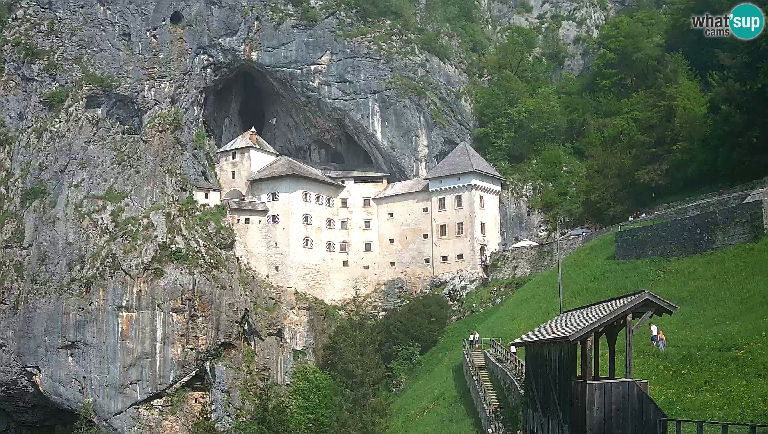 Spletna kamera Predjamski grad – Grad Predjama – Postojna
