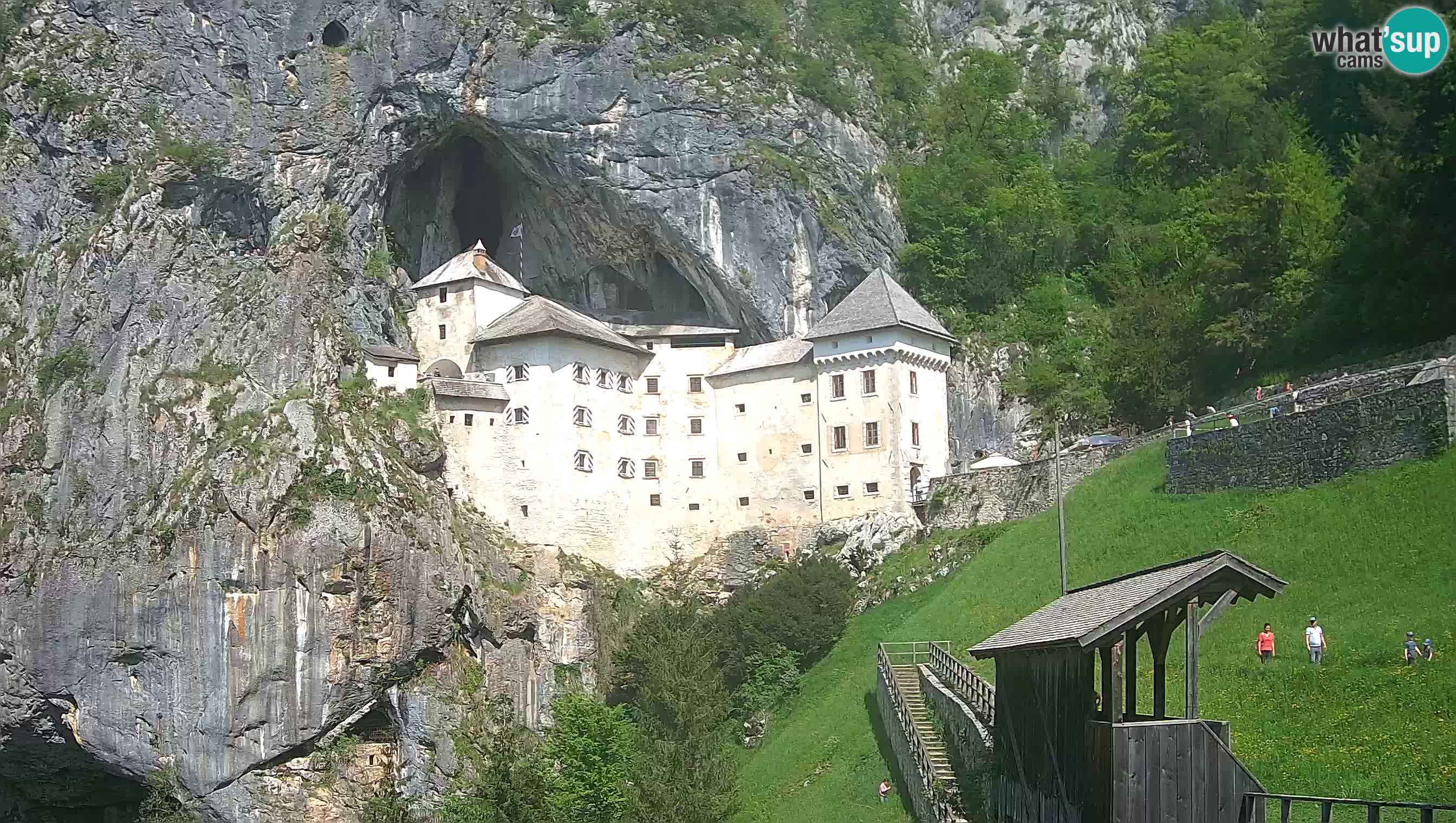 Spletna kamera Predjamski grad – Grad Predjama – Postojna