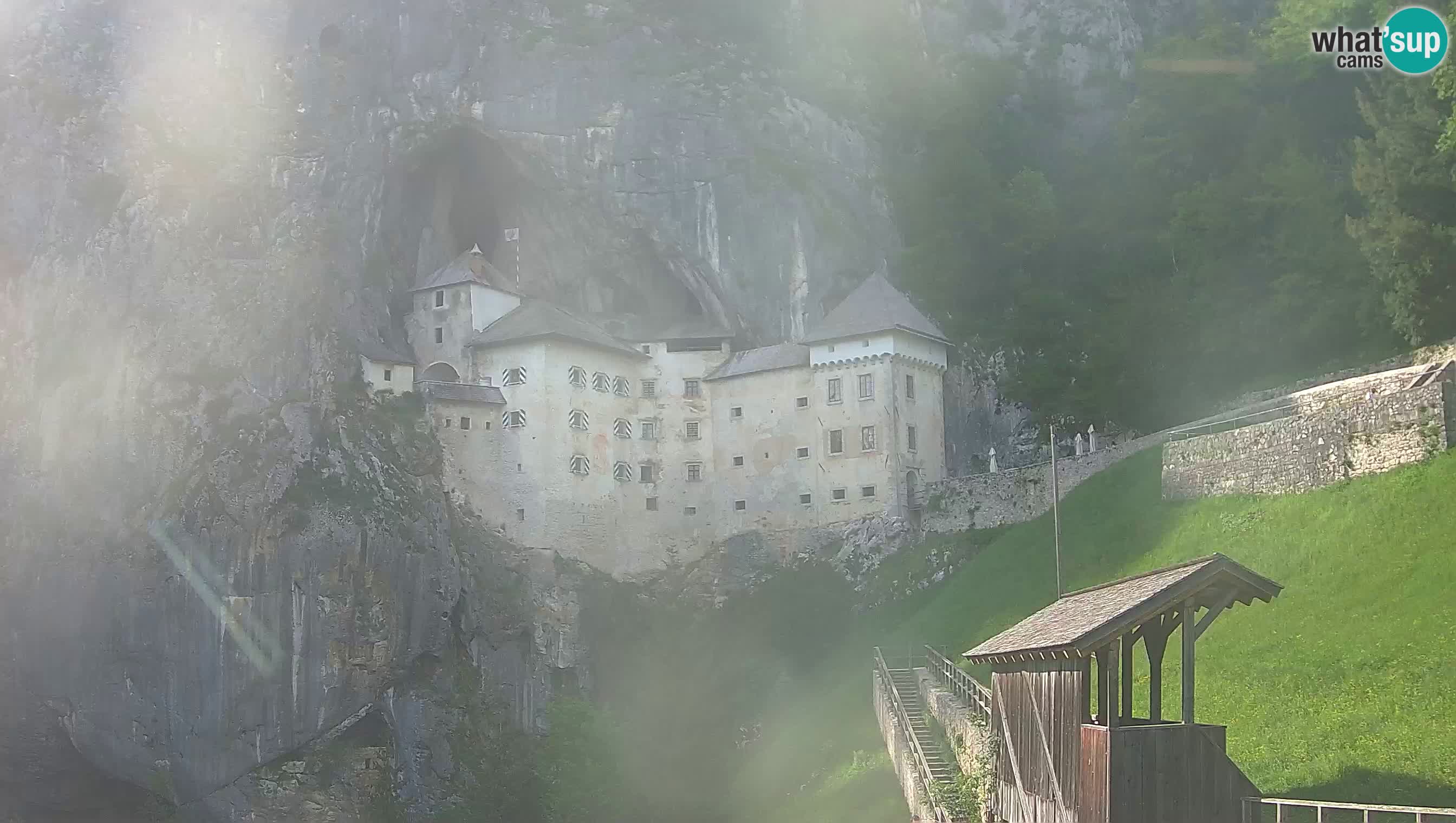 Live Webcam Höhlenburg Predjama – Postojna – Slowenien