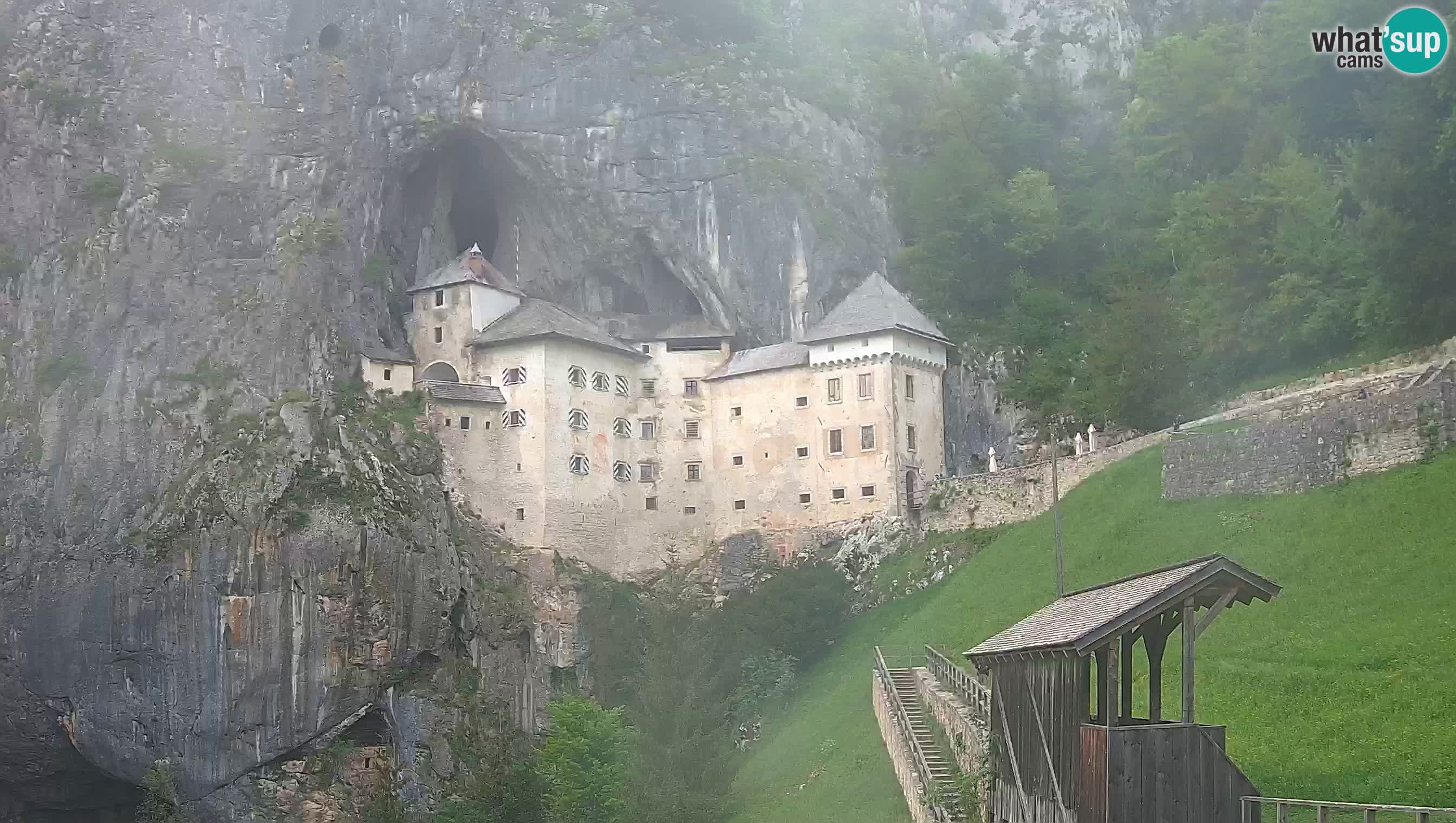 Live Webcam Höhlenburg Predjama – Postojna – Slowenien