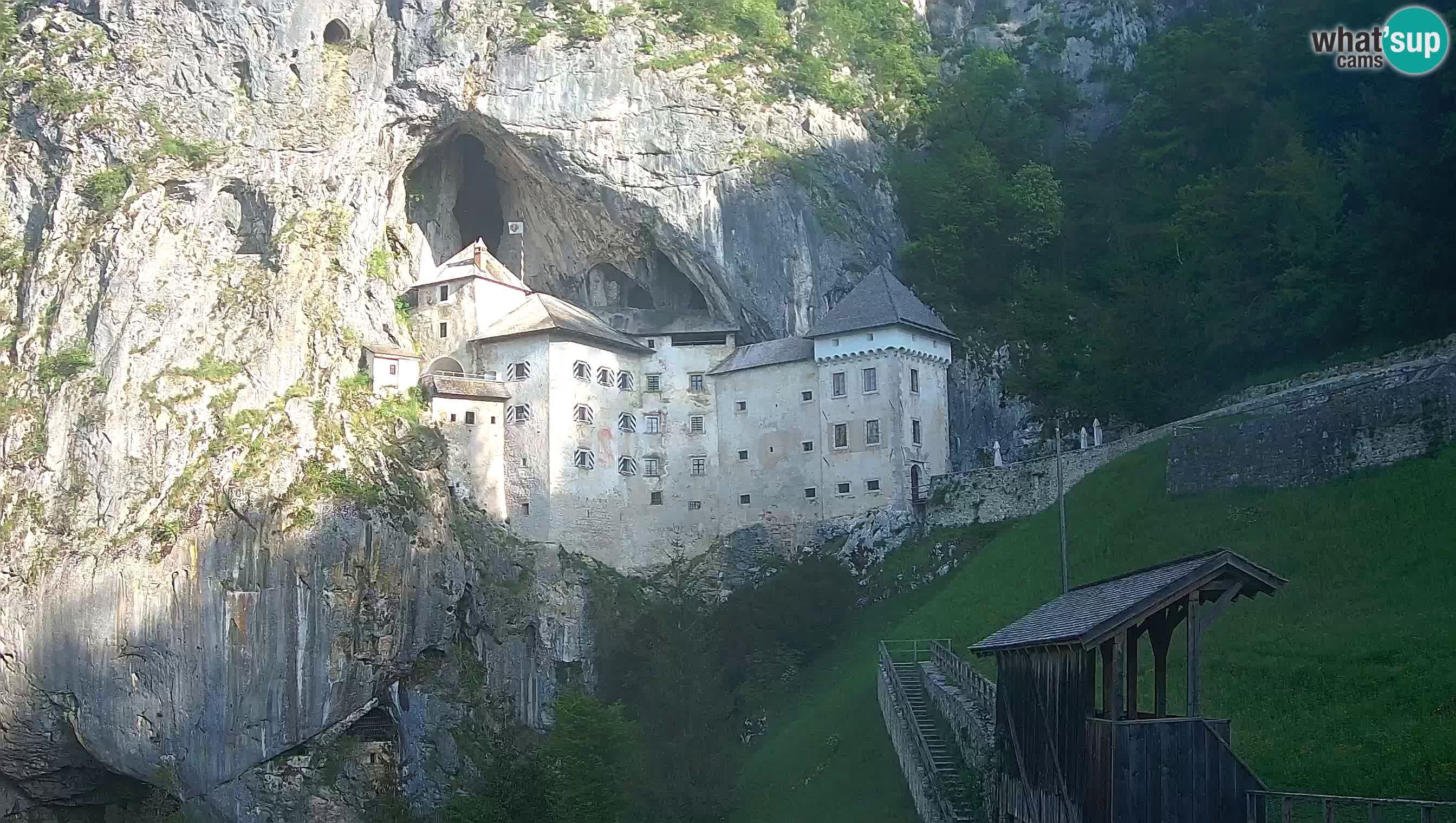 Live Webcam Grad Predjama – Château de Predjama – Postojna – Slovénie