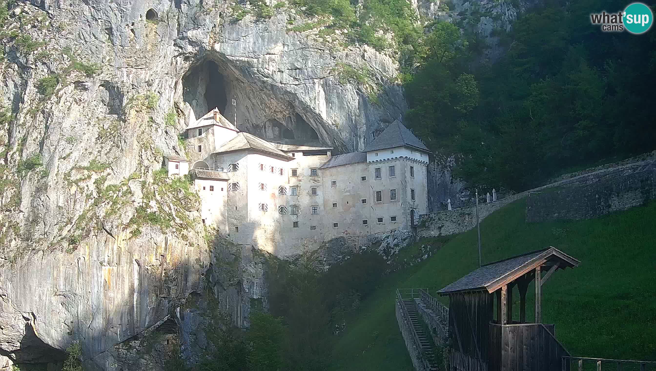 Live Webcam Grad Predjama – Château de Predjama – Postojna – Slovénie
