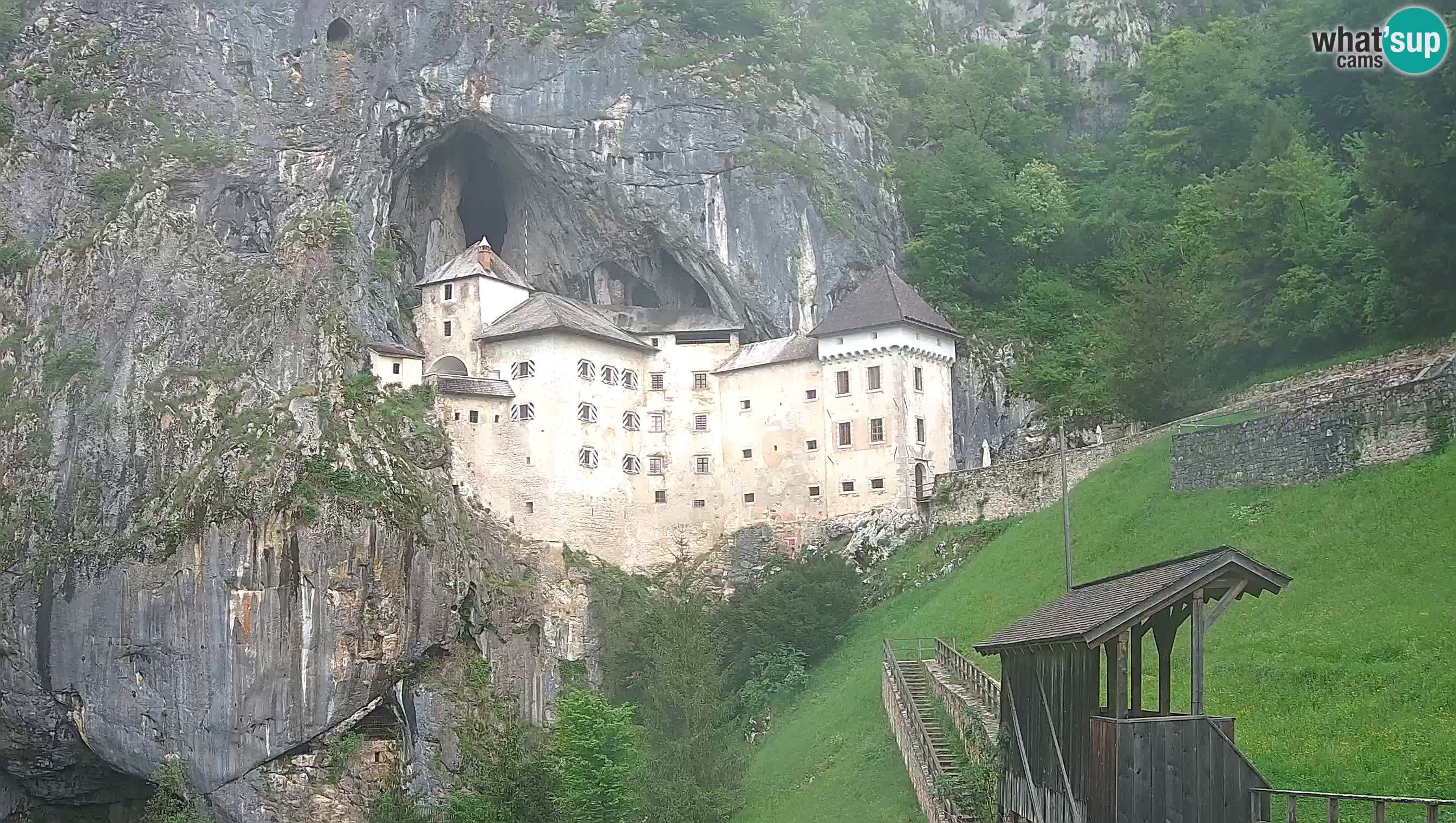 Web kamera Predjamski dvorac – Postojna – Slovenija