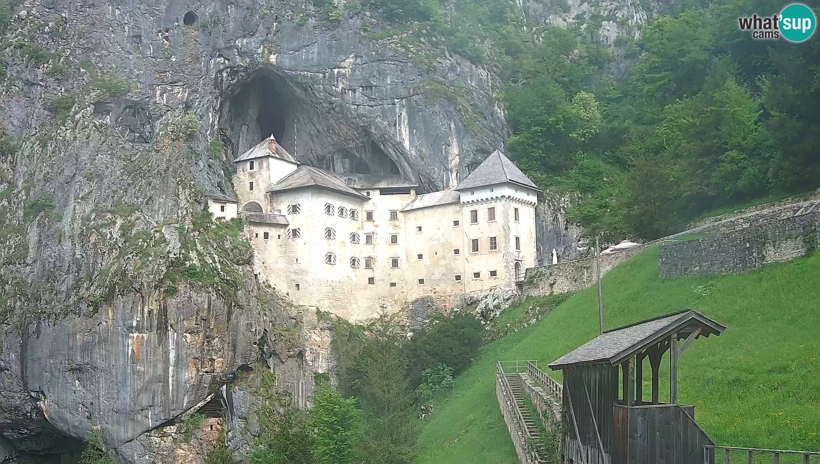 Spletna kamera Predjamski grad – Grad Predjama – Postojna