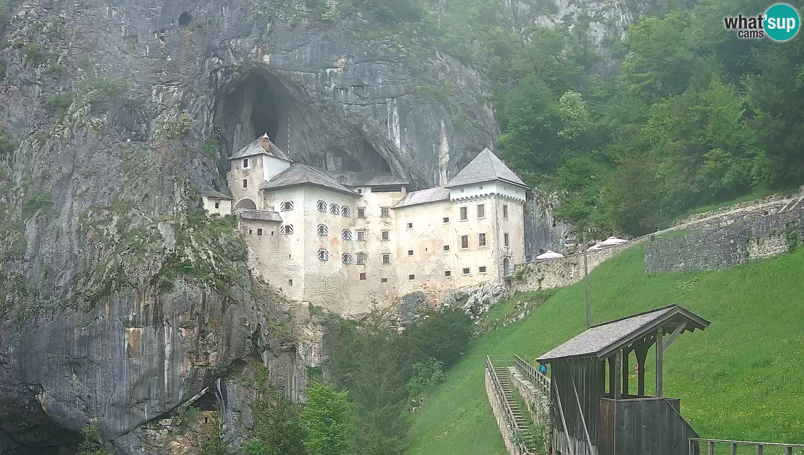 Live Webcam Grad Predjama – Château de Predjama – Postojna – Slovénie