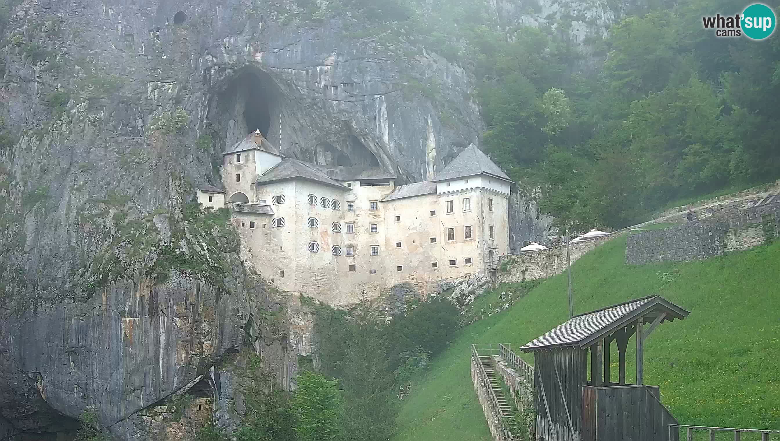Web kamera Predjamski dvorac – Postojna – Slovenija